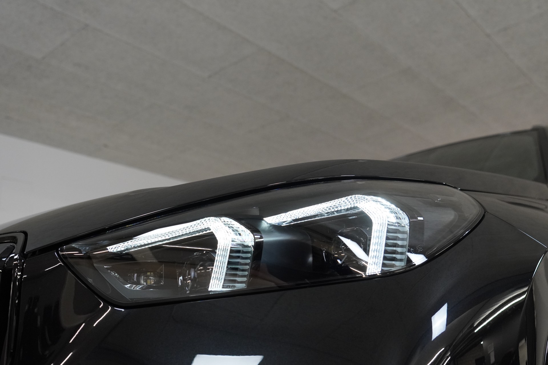 BMW X1 xDrive 23d 48V M Sport Pro - 9