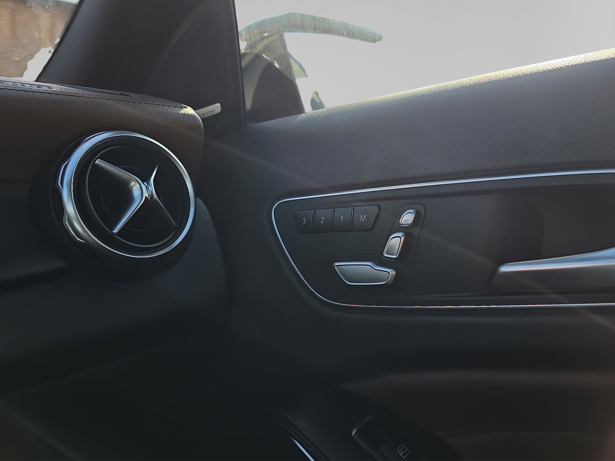 MERCEDES-BENZ GLA 250 17