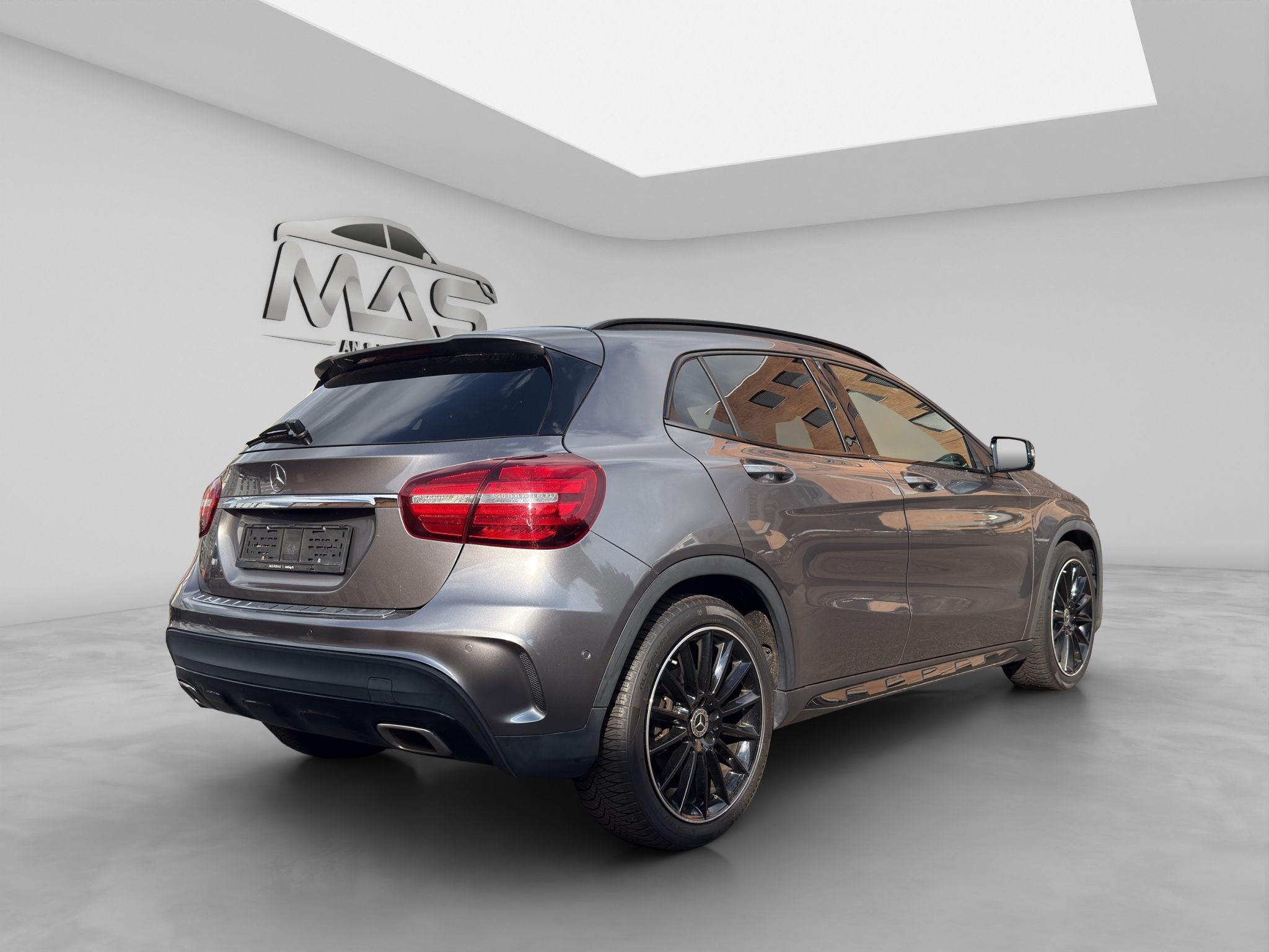 MERCEDES-BENZ GLA 250 7