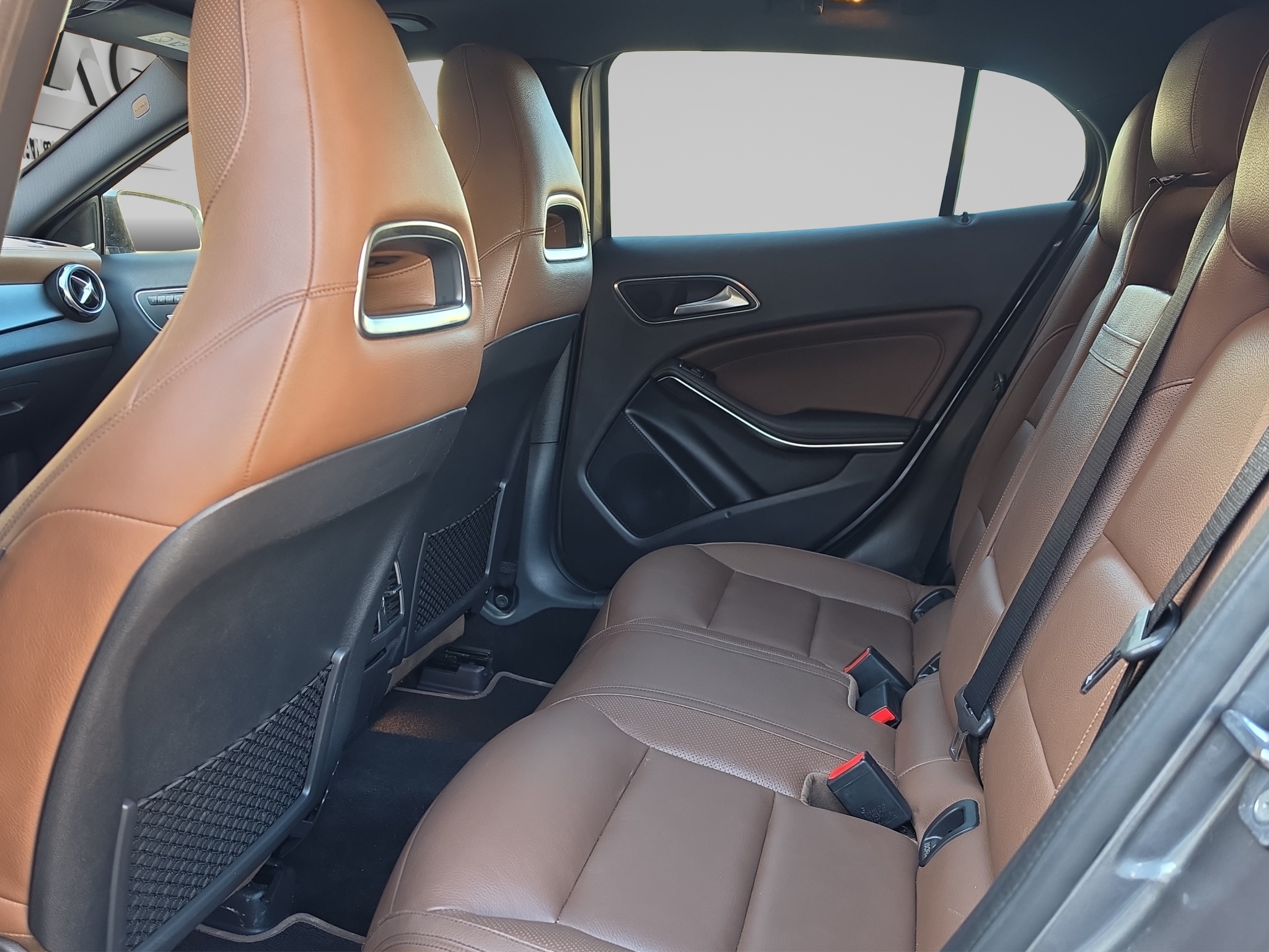 MERCEDES-BENZ GLA 250 11