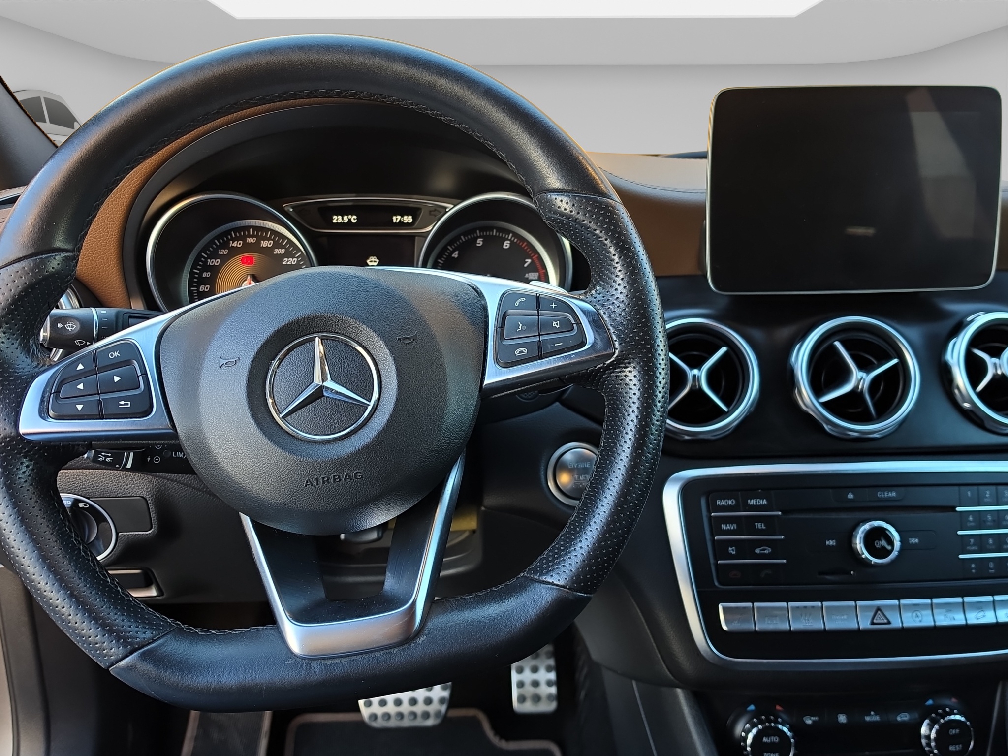MERCEDES-BENZ GLA 250 10