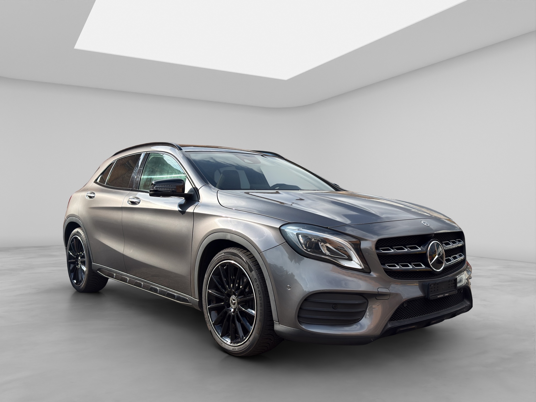 MERCEDES-BENZ GLA 250 8