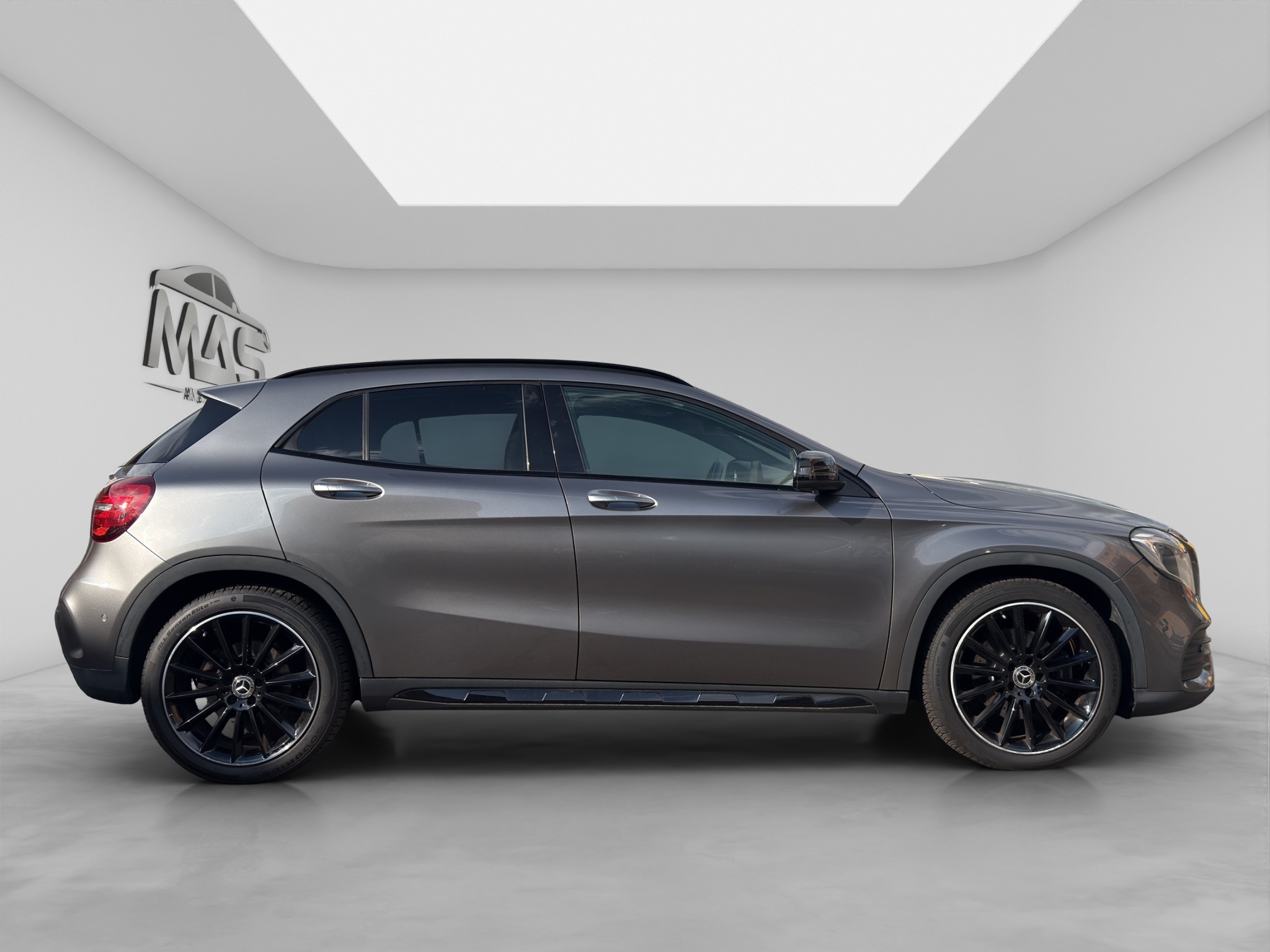 MERCEDES-BENZ GLA 250 6