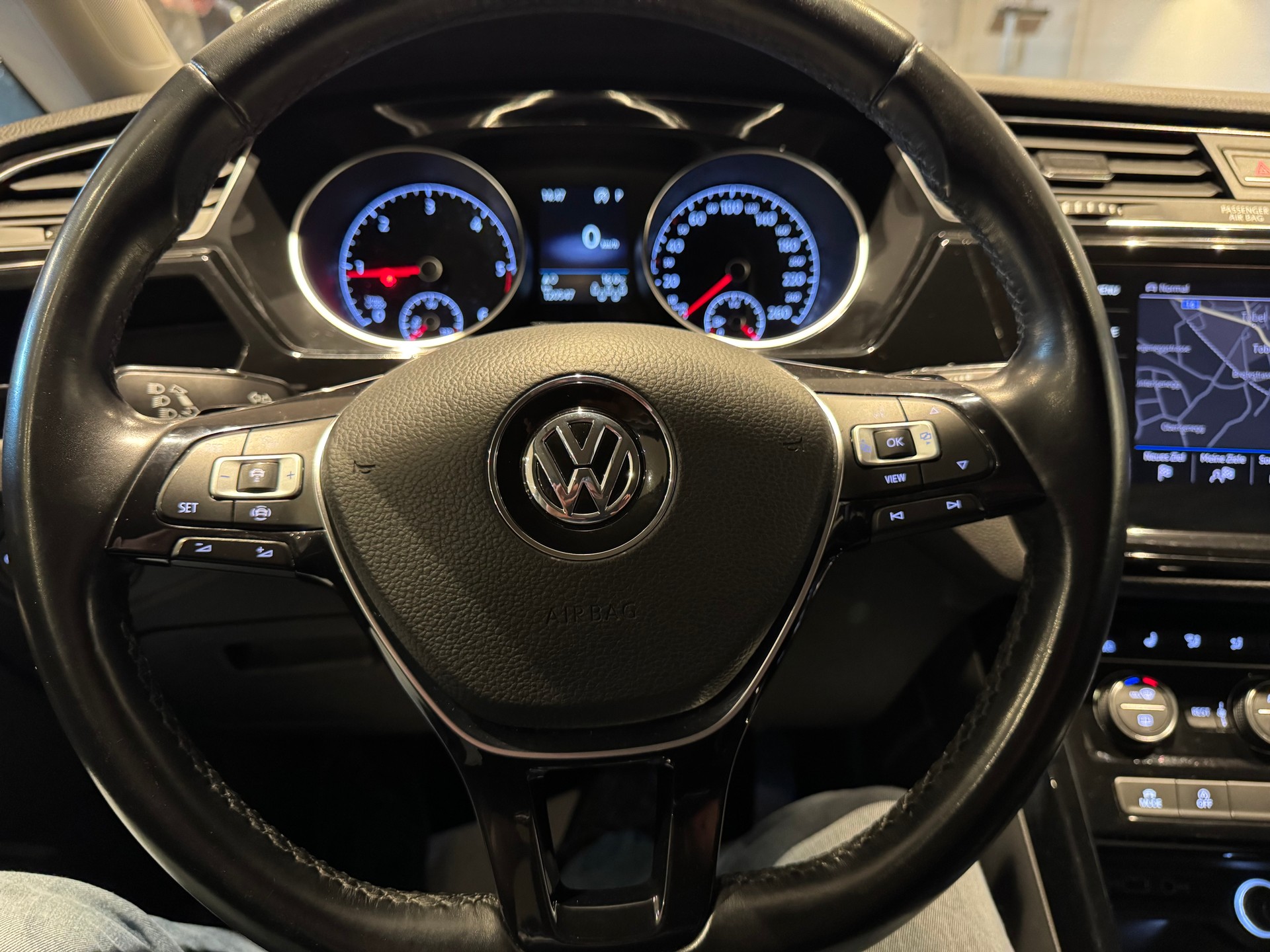 VW Touran 2.0 TDI SCR Highline DSG - 17