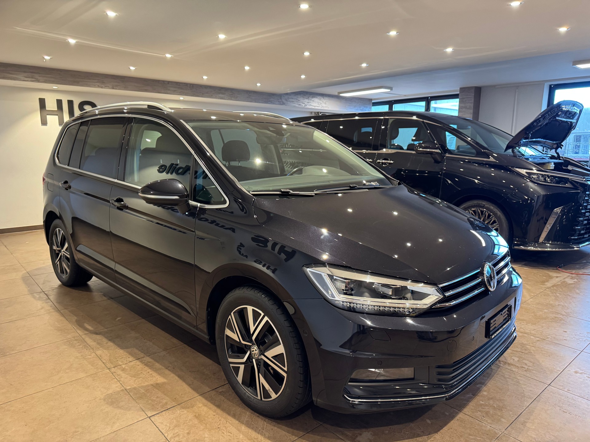 VW Touran 2.0 TDI SCR Highline DSG - 6