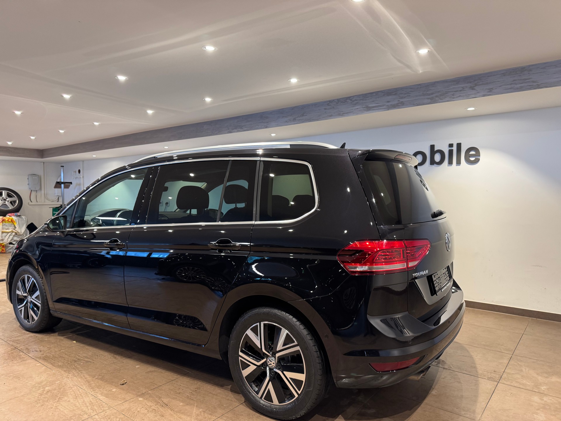 VW Touran 2.0 TDI SCR Highline DSG - 3