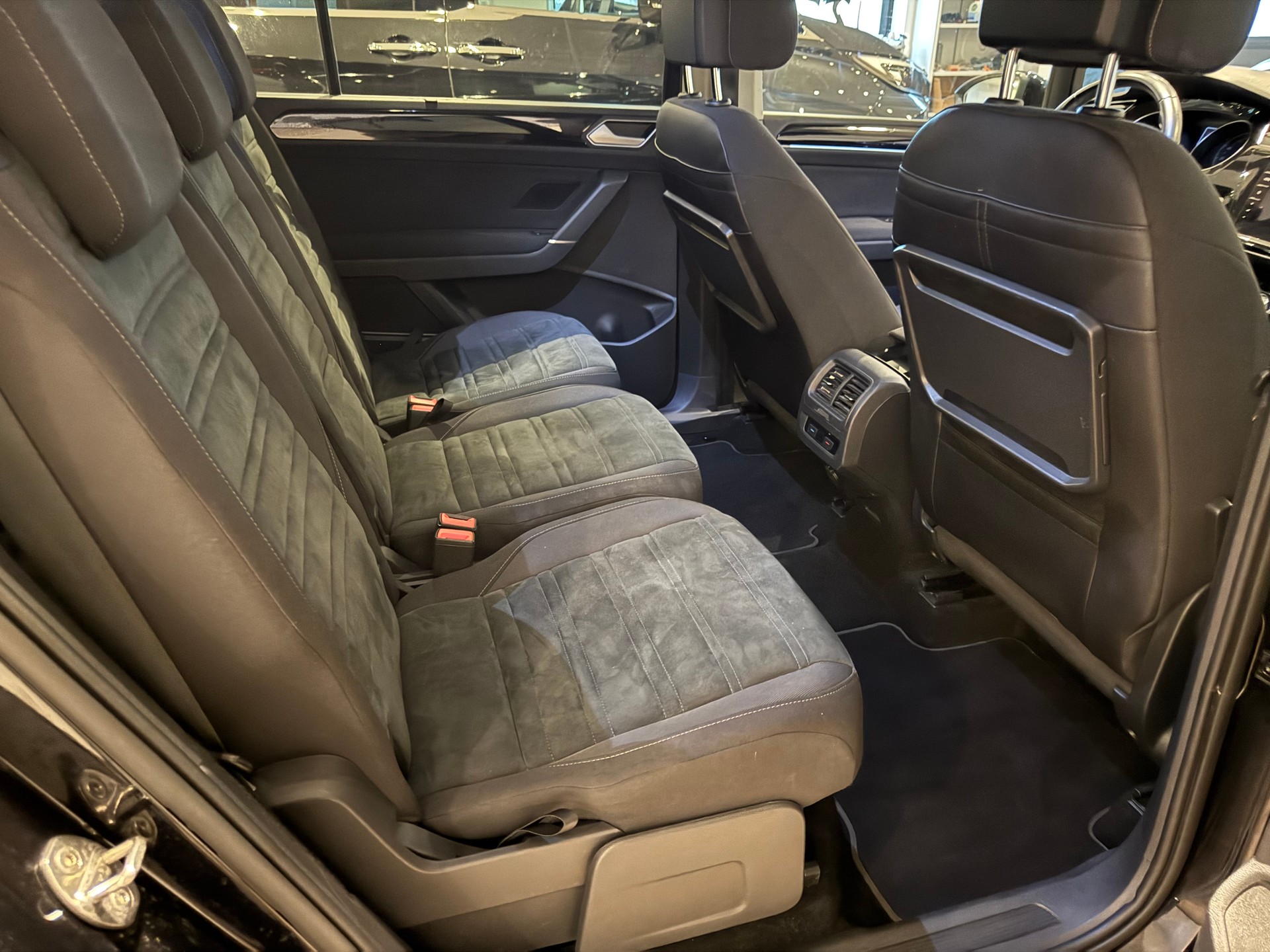 VW Touran 2.0 TDI SCR Highline DSG - 9