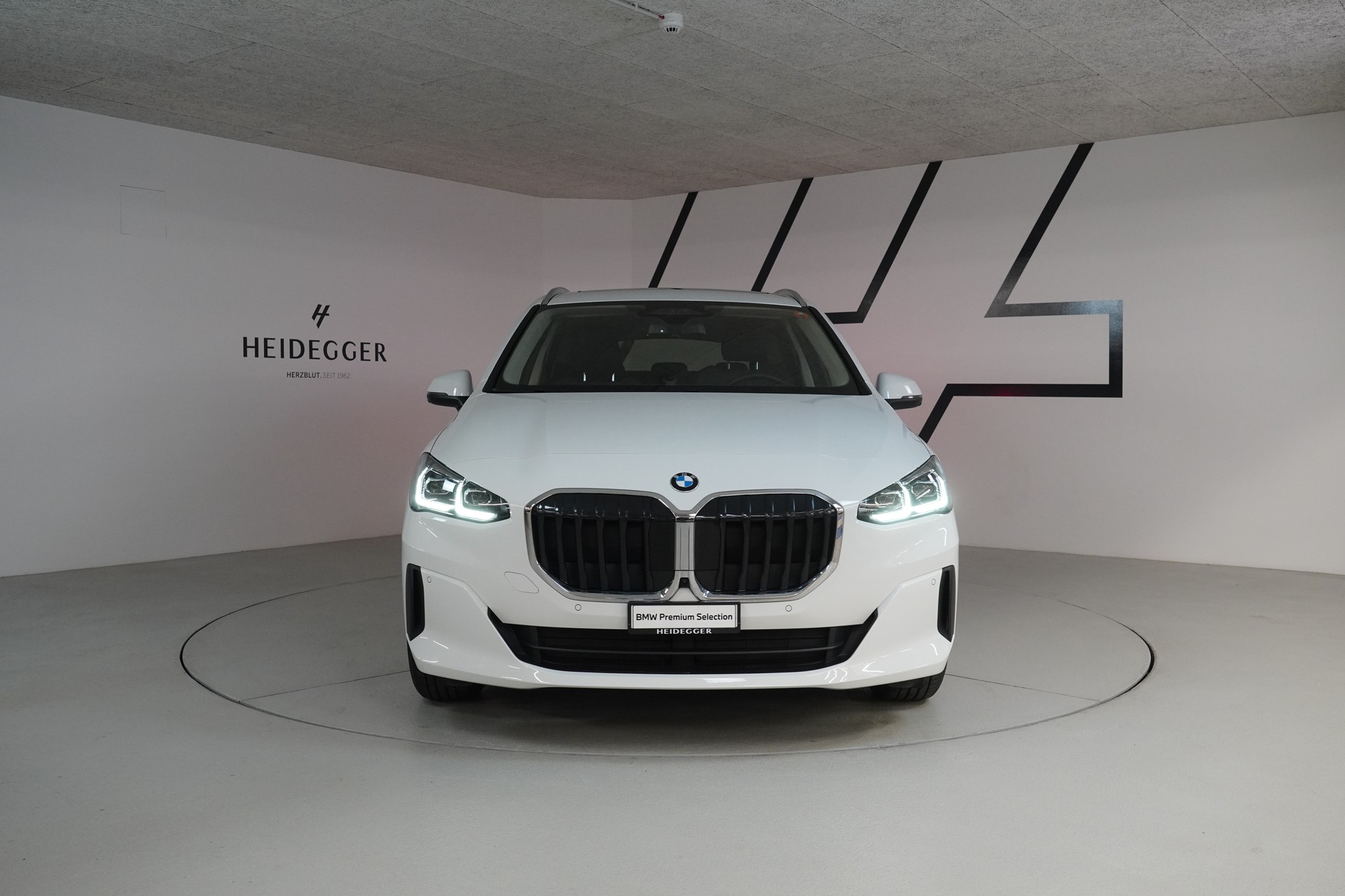 BMW 223d Active Tourer xDrive DKG - 2