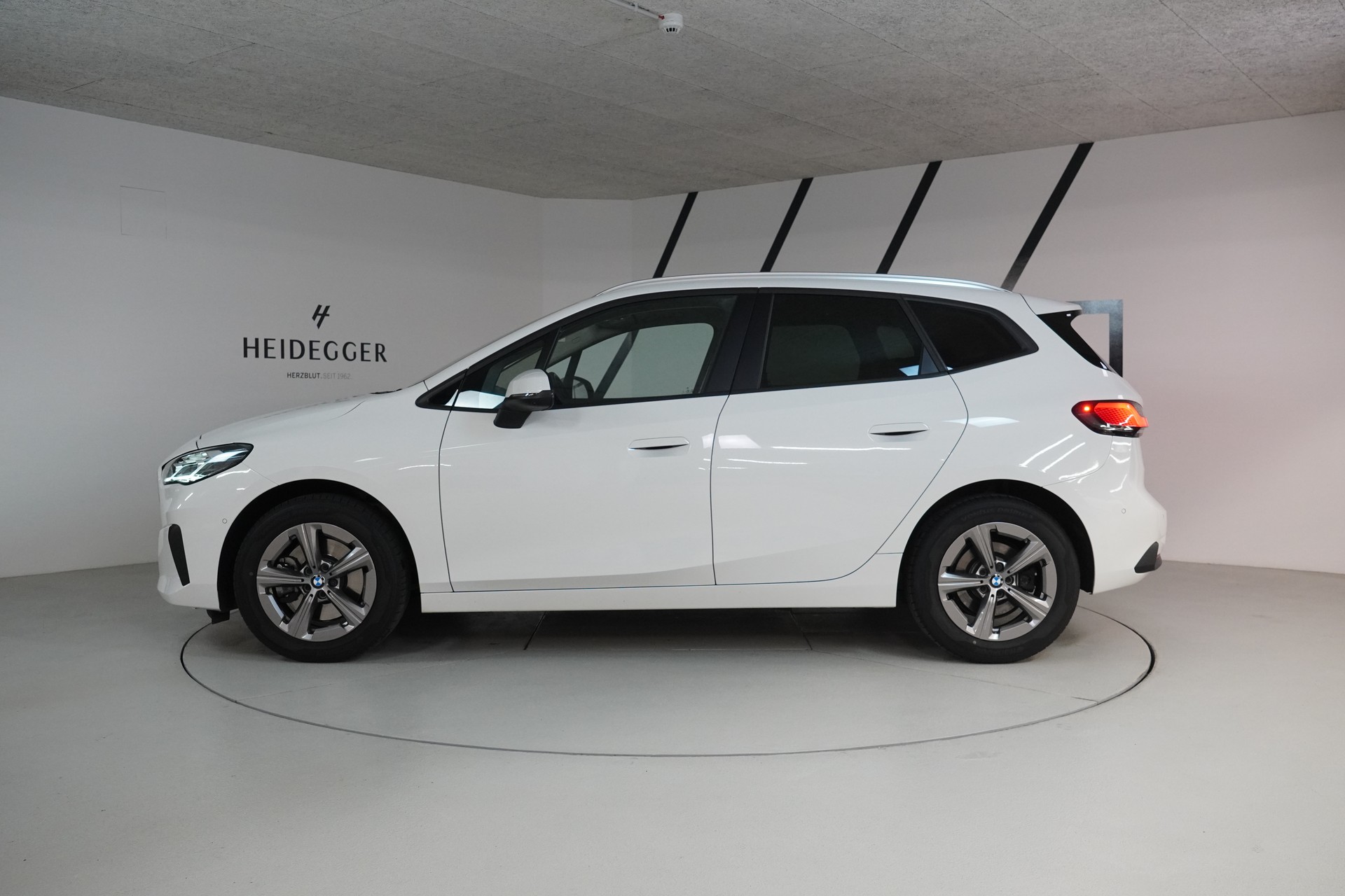 BMW 223d Active Tourer xDrive DKG - 4