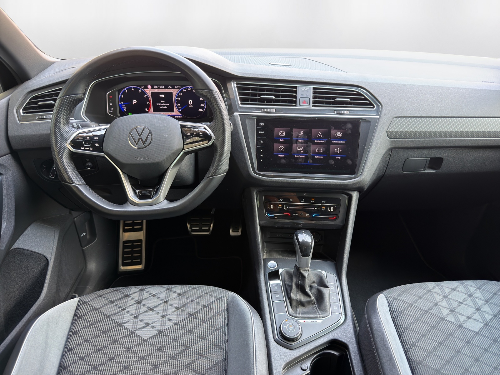VW Tiguan 2.0TSI R-Line 4Motion DSG - 7