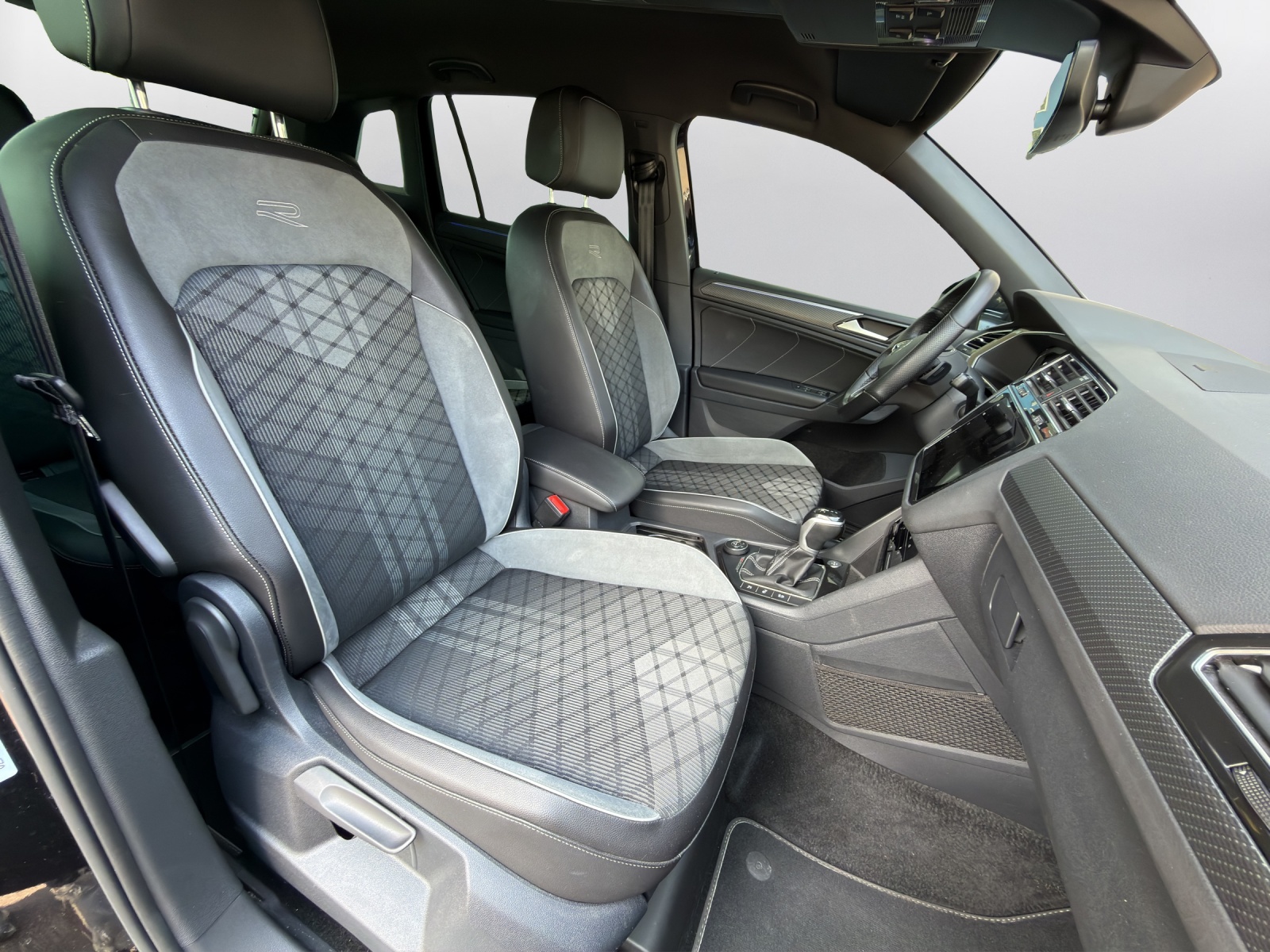 VW Tiguan 2.0TSI R-Line 4Motion DSG - 12