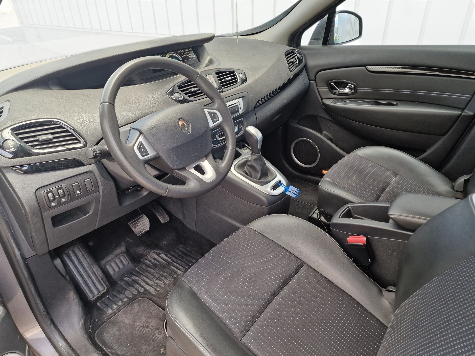 RENAULT Scénic 2.0 16V Dynamique X-Tronic CVT MFK NEU 12Mt Gara - 9