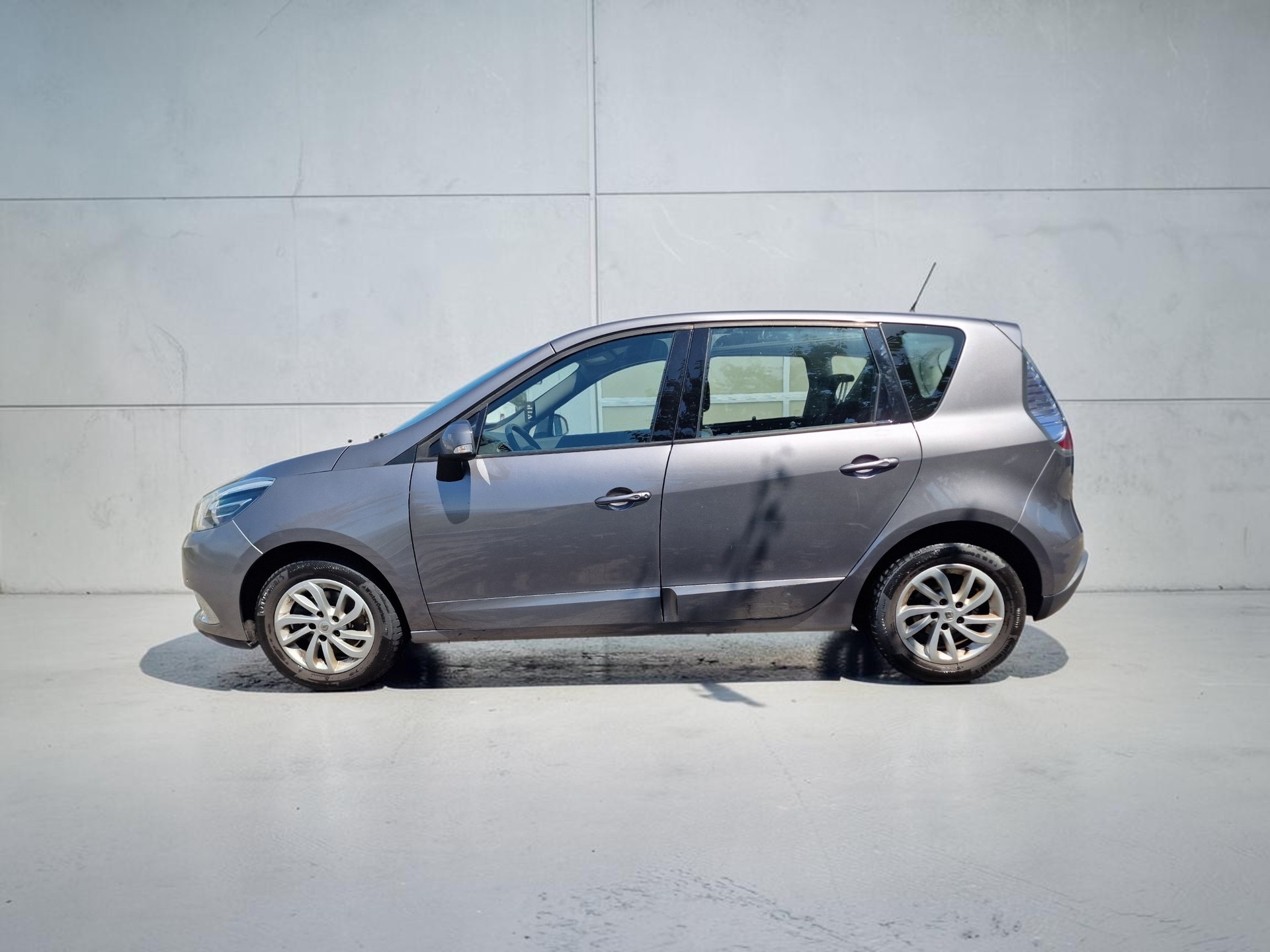 RENAULT Scénic 2.0 16V Dynamique X-Tronic CVT MFK NEU 12Mt Gara - 5
