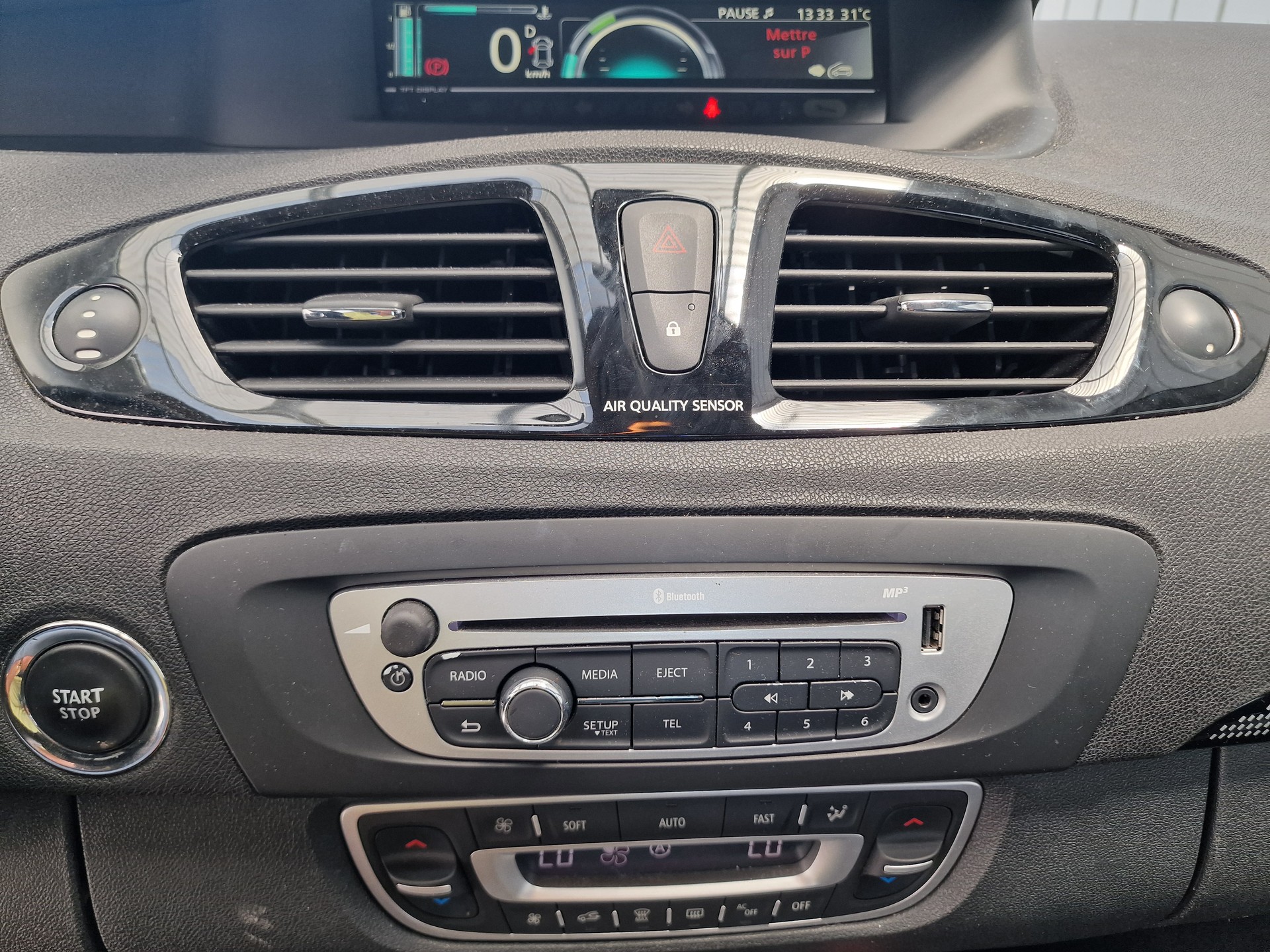 RENAULT Scénic 2.0 16V Dynamique X-Tronic CVT MFK NEU 12Mt Gara - 17