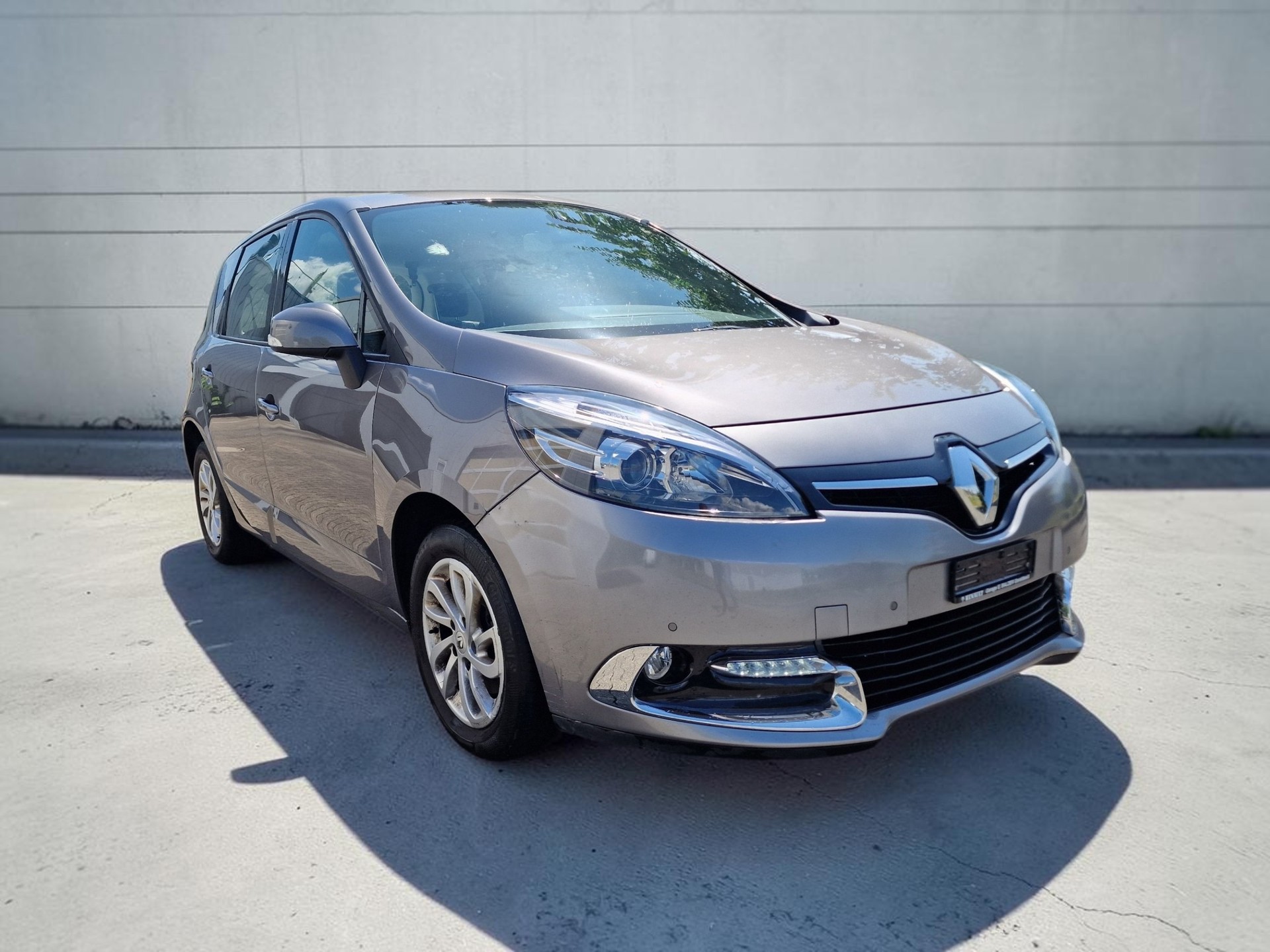 RENAULT Scénic 2.0 16V Dynamique X-Tronic CVT MFK NEU 12Mt Gara - 2