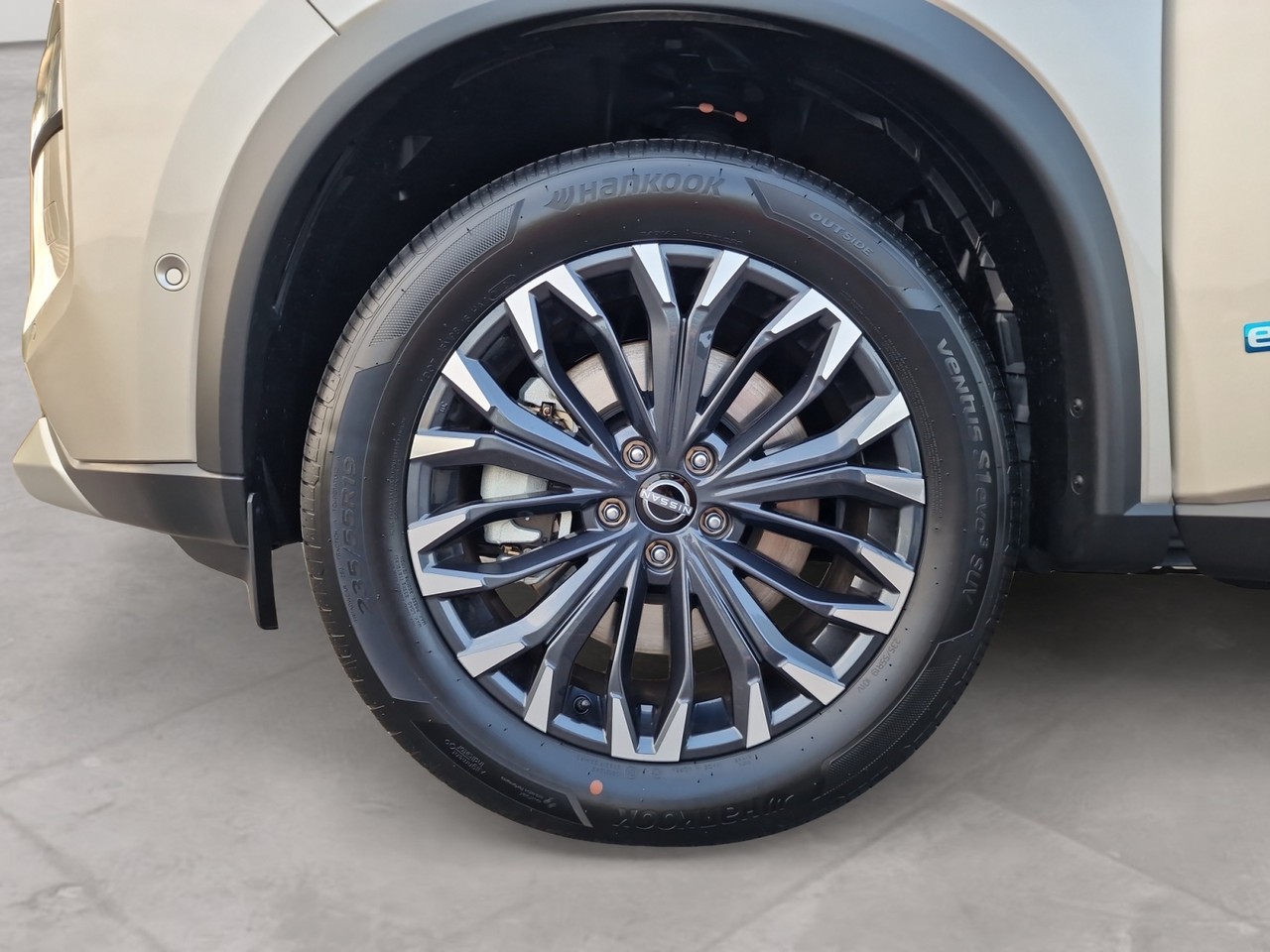 nissan Gallery 8