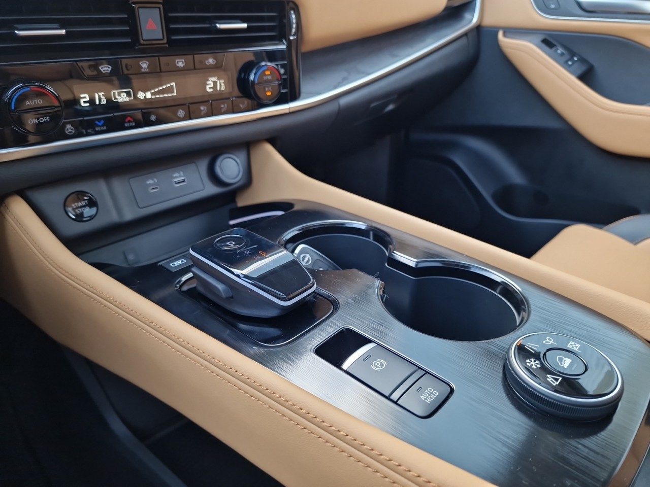 nissan Gallery 16