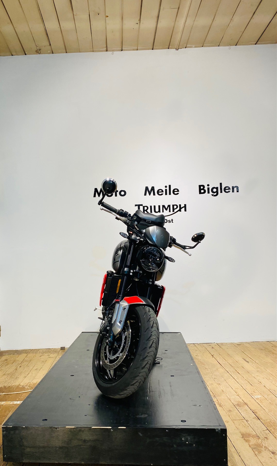 TRIUMPH Trident 660 - 4