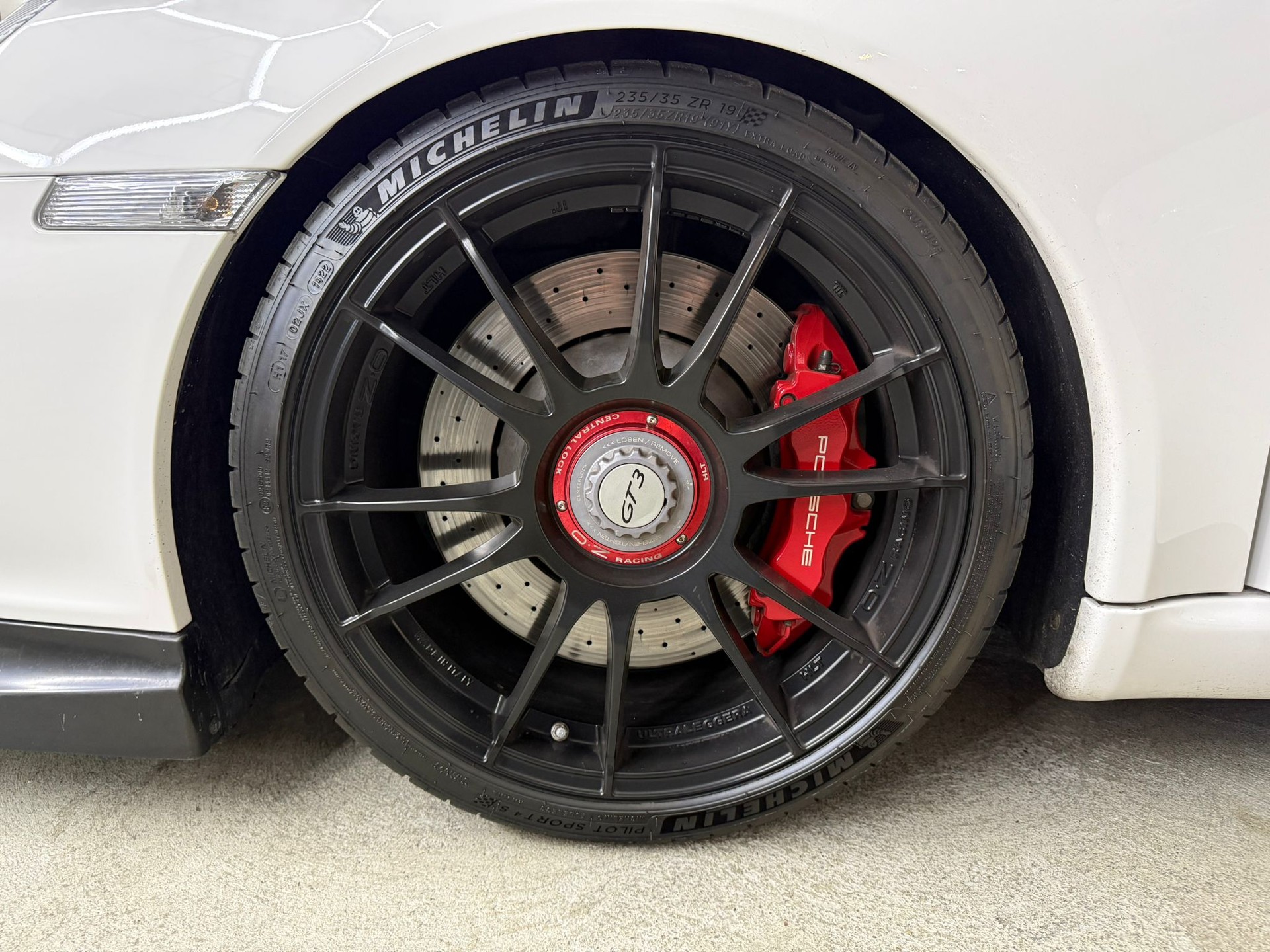 PORSCHE 911 GT3 997.2 - 15