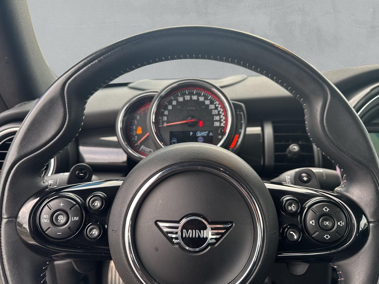 MINI John Cooper Works Cabrio F57 2.0i (CH) - 18