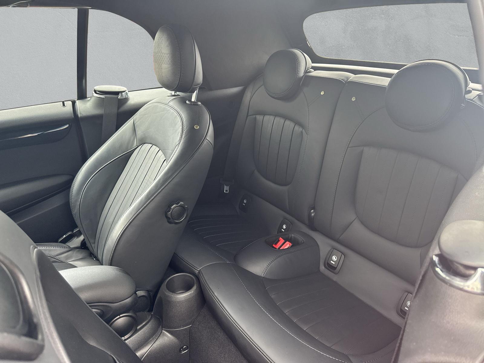 MINI John Cooper Works Cabrio F57 2.0i (CH) - 12