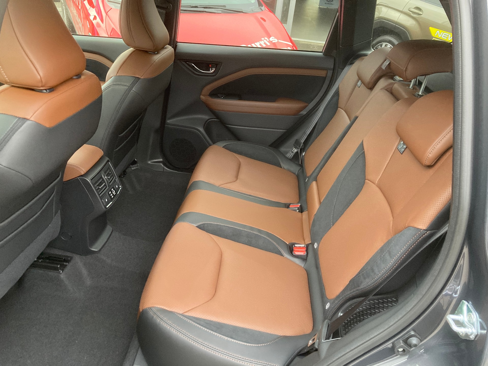 SUBARU Forester 2.0i e-Boxer Luxury Lineartronic - 11