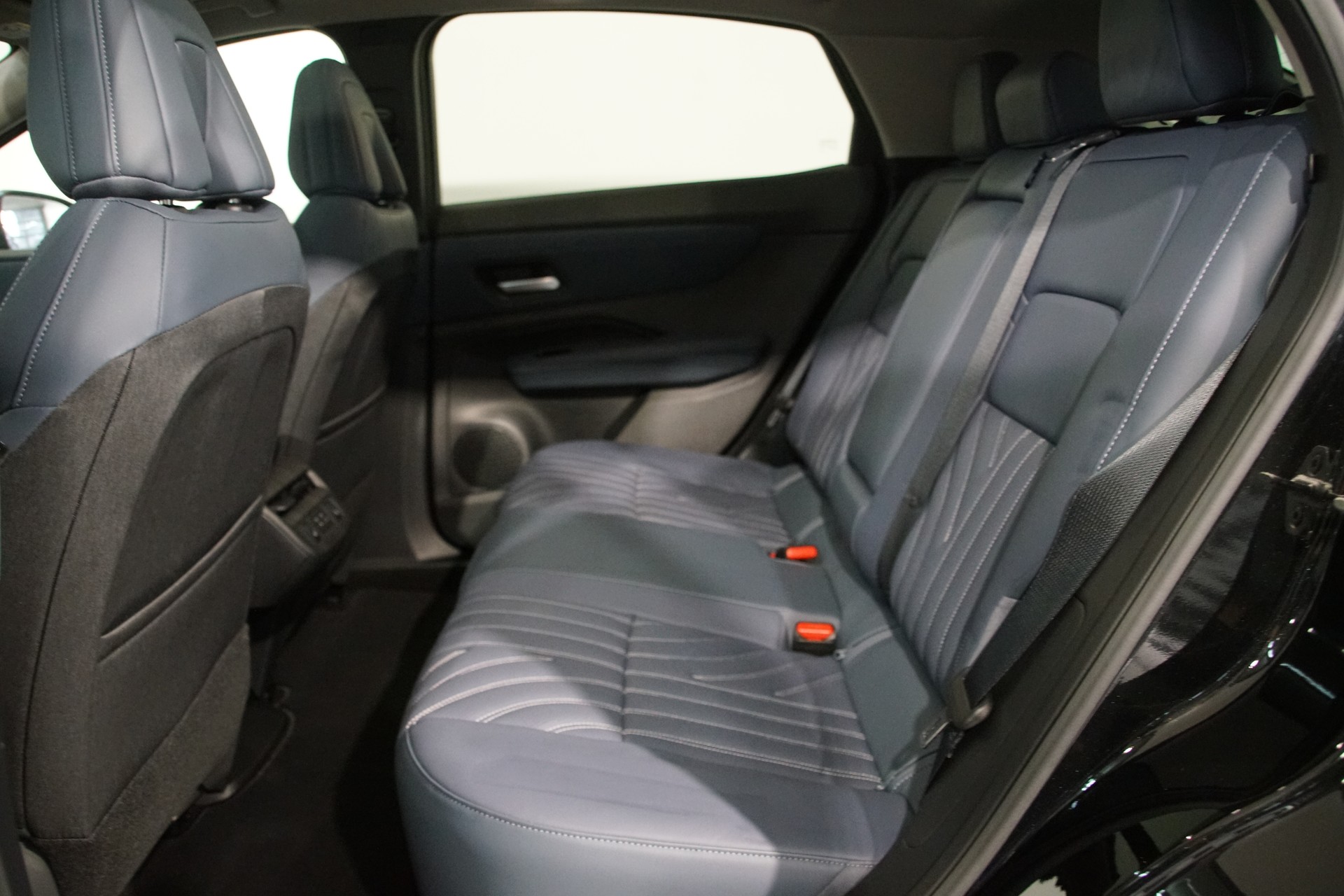 NISSAN Ariya 87 kWh e-4orce Evolve400 Allrad - 11