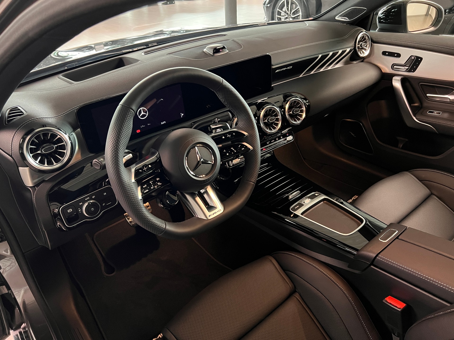 MERCEDES-BENZ A AMG 35 4Matic 8G-DCT - 12