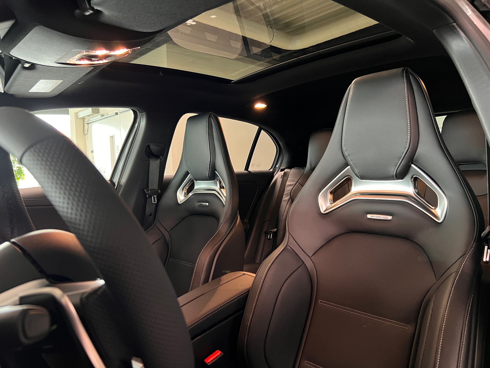 MERCEDES-BENZ A AMG 35 4Matic 8G-DCT - 11