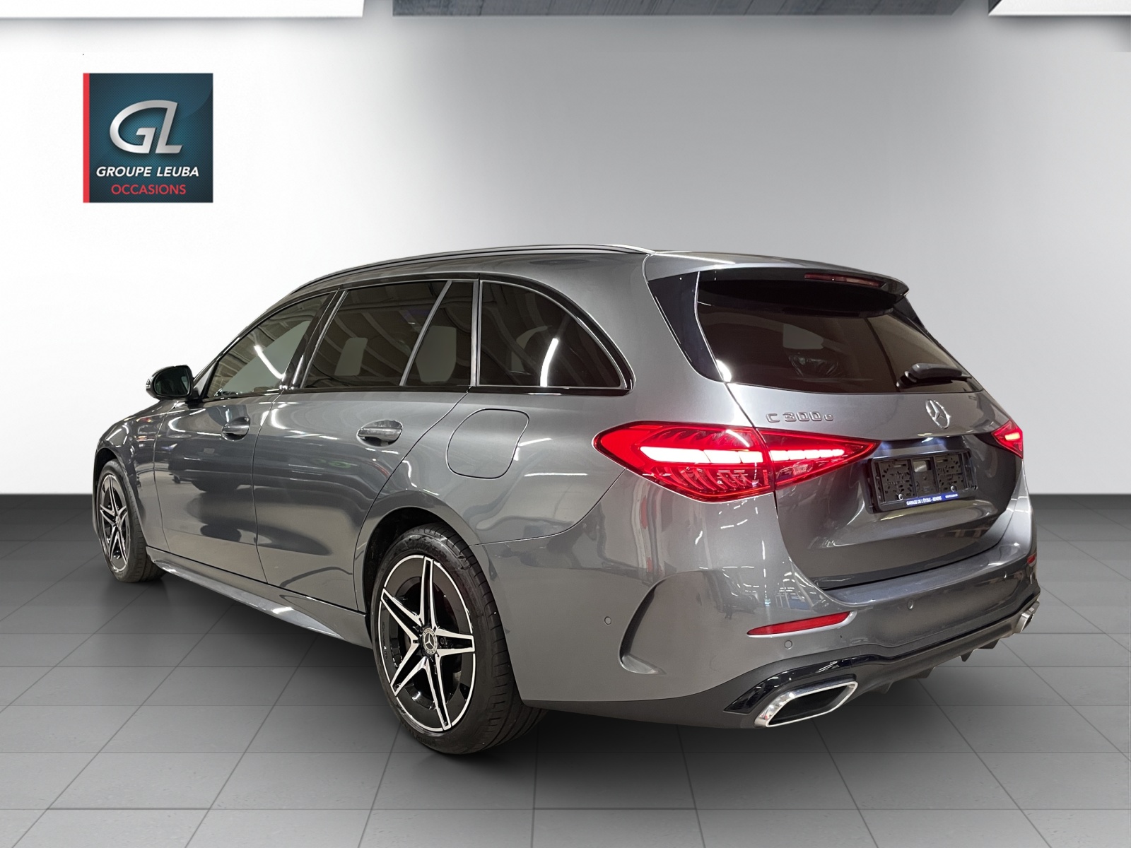 MERCEDES-BENZ C 300 e T AMG Line - 4