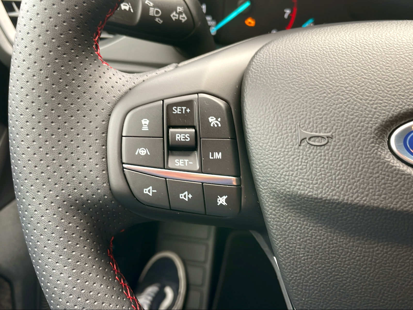 FORD Focus 1.0i EcoB Hybrid 155 ST-Line - 8