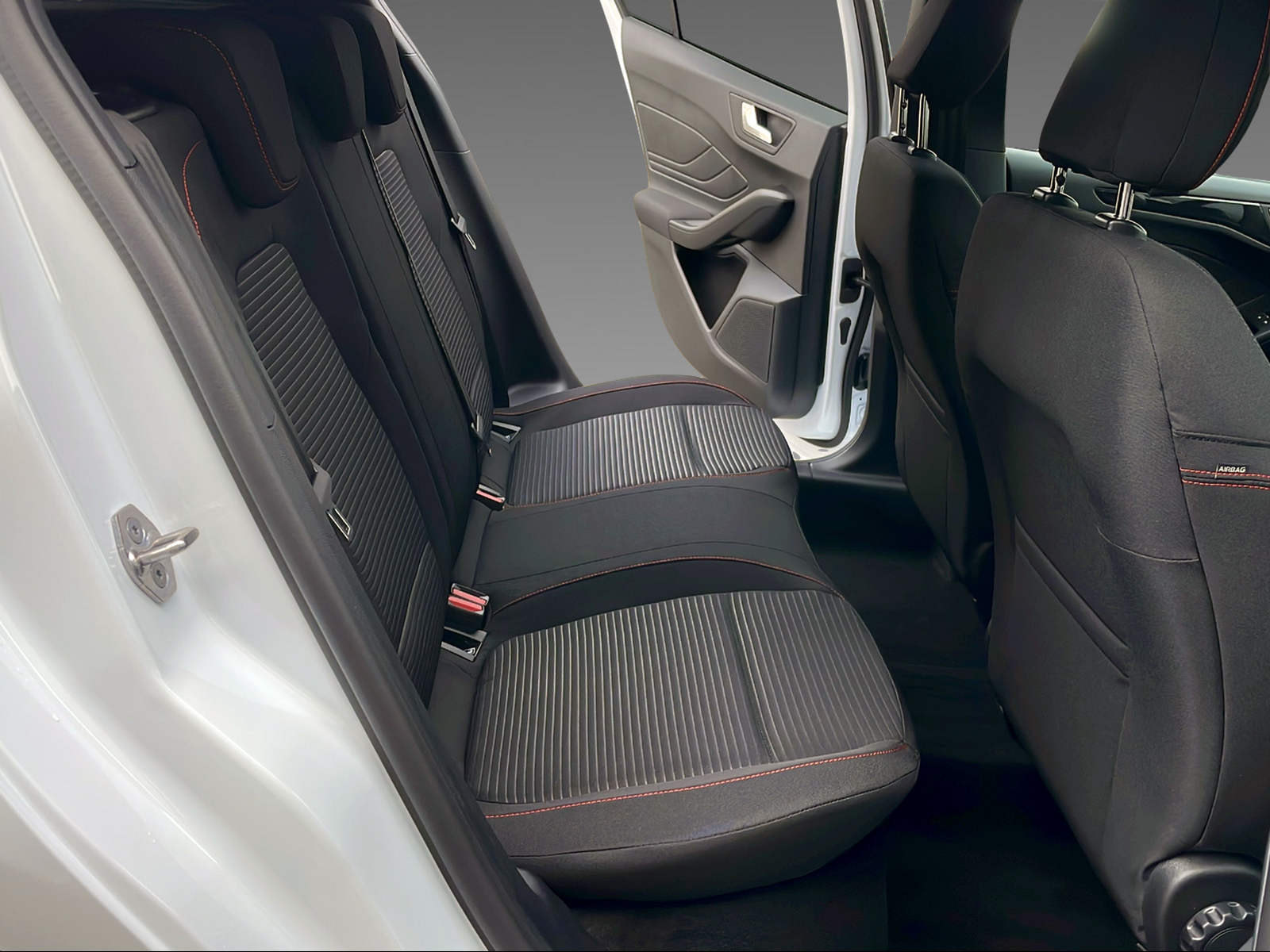 FORD Focus 1.0i EcoB Hybrid 155 ST-Line - 9