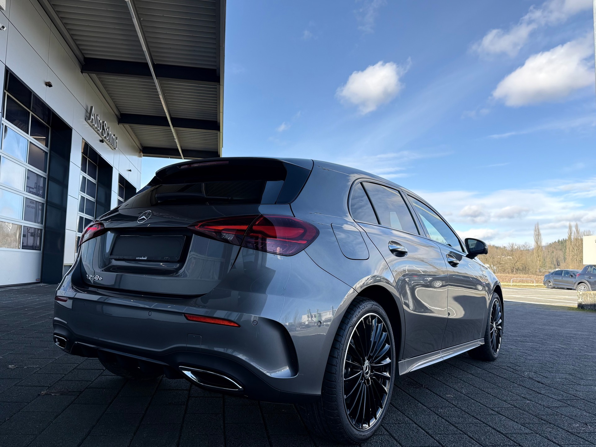 MERCEDES-BENZ A 250 e AMG Line EQ Star 8G-DCT ***TAGESZULASSUNG*** - 2