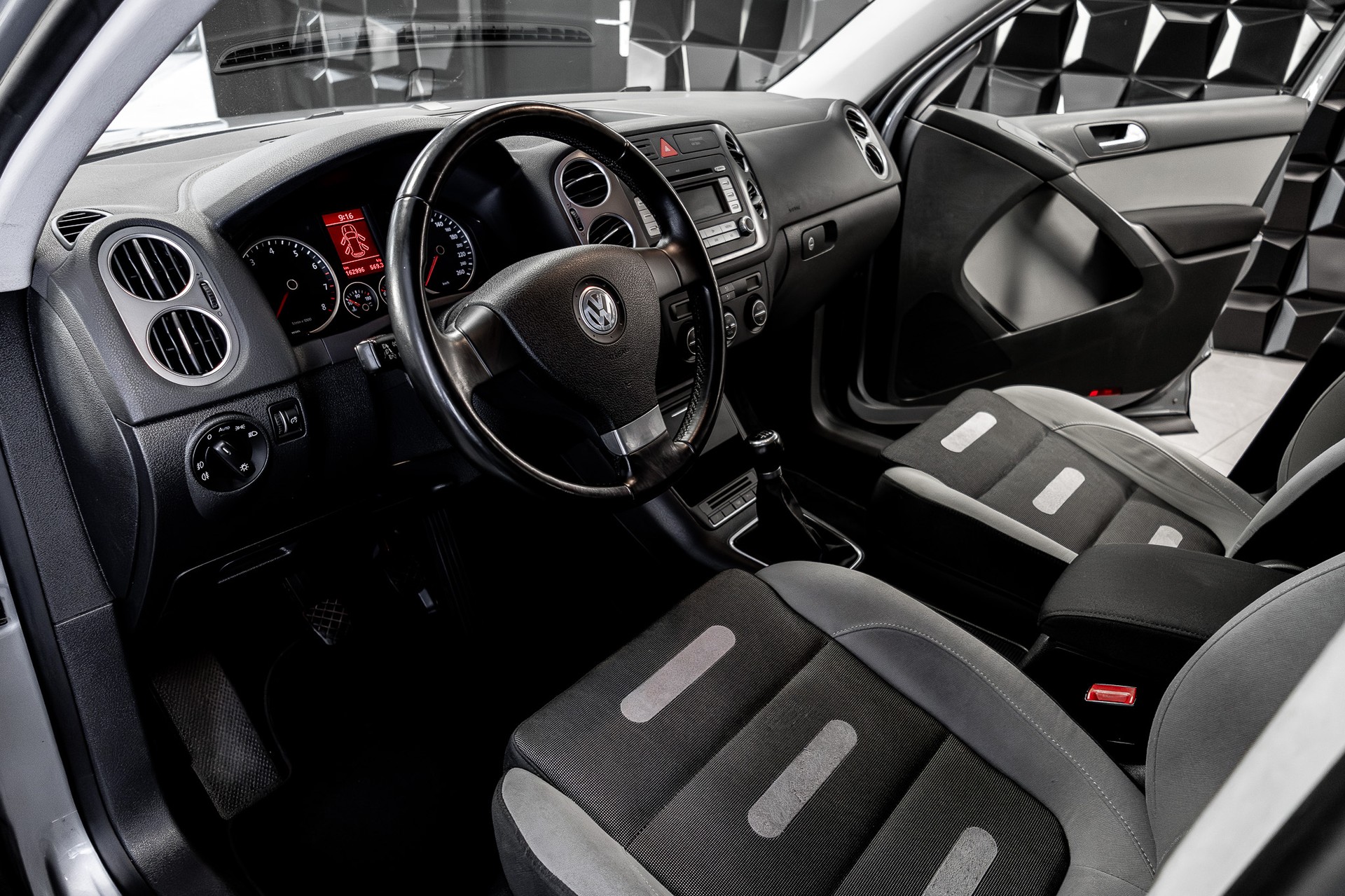 VW Tiguan 1.4 TSI Sport&Style - 9