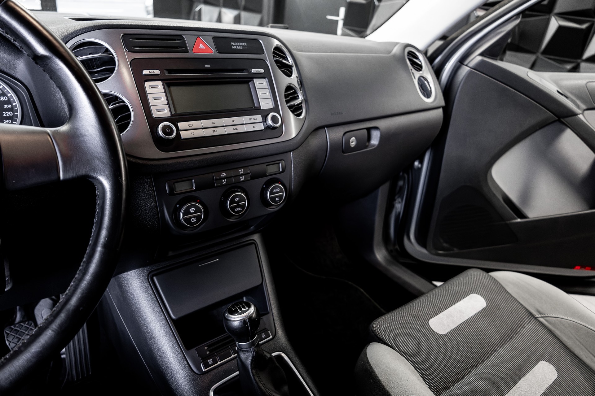 VW Tiguan 1.4 TSI Sport&Style - 11