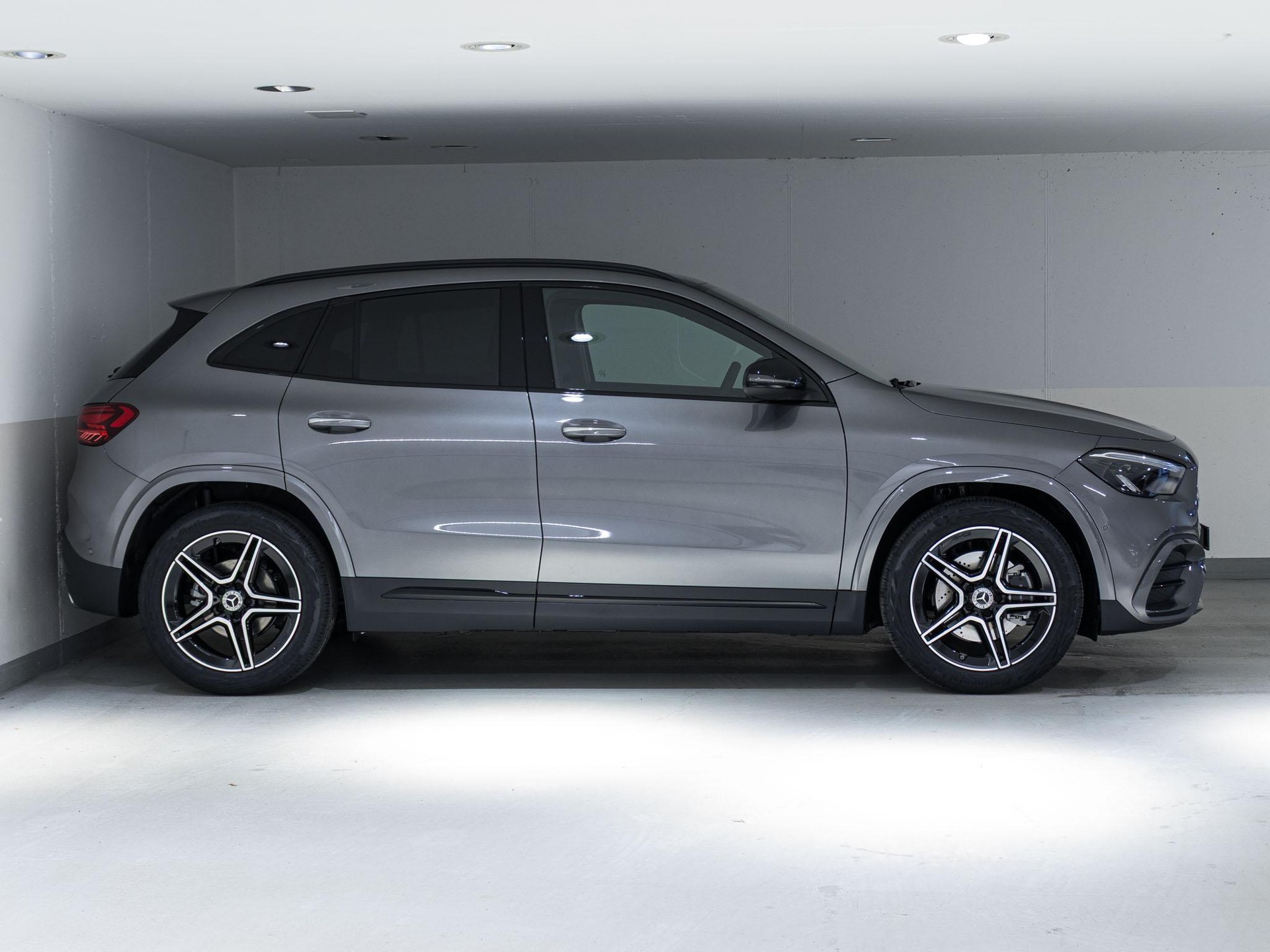 MERCEDES-BENZ GLA 200 Night Star - 2