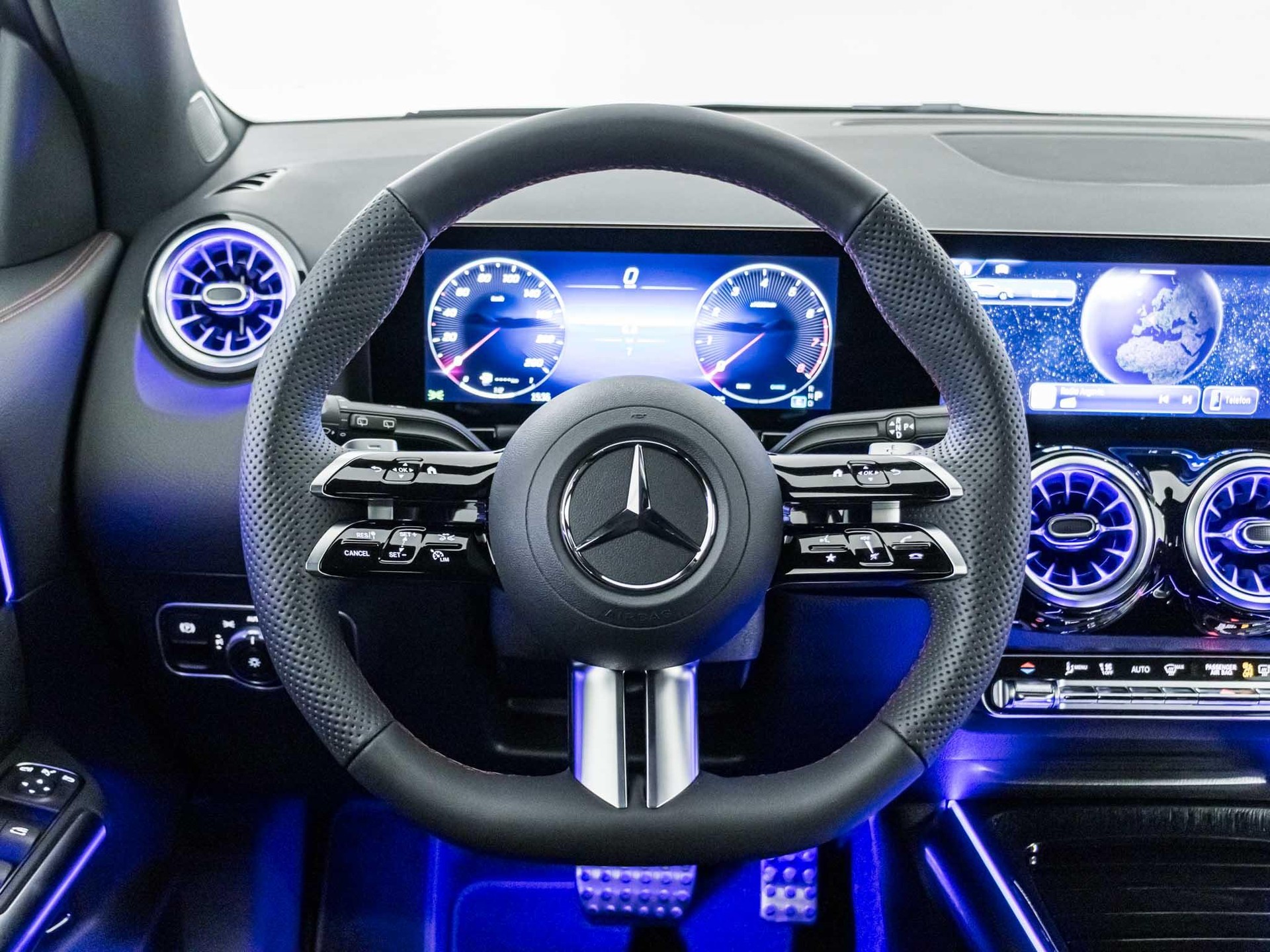 MERCEDES-BENZ GLA 200 Night Star - 11