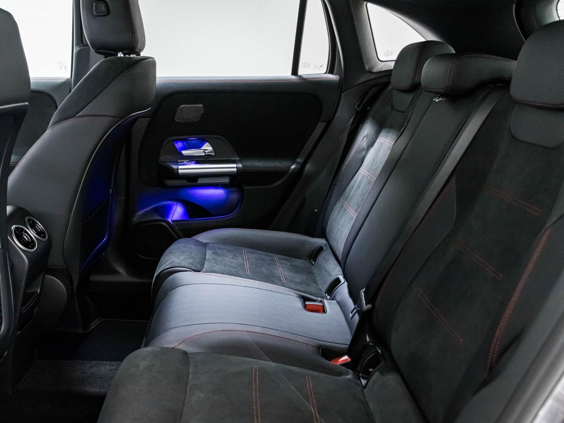 MERCEDES-BENZ GLA 200 Night Star - 8