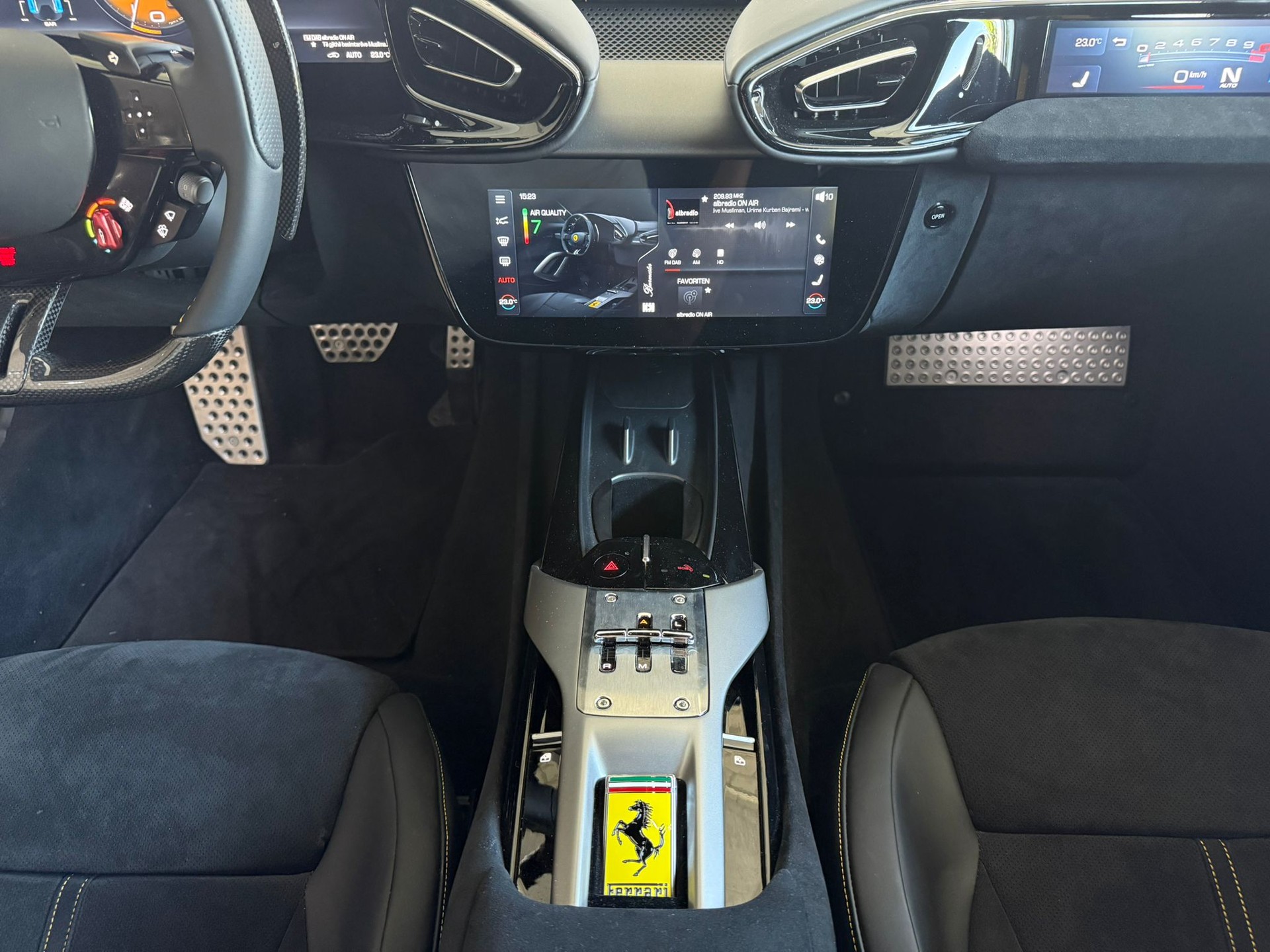 FERRARI 12 Cilindri - 11
