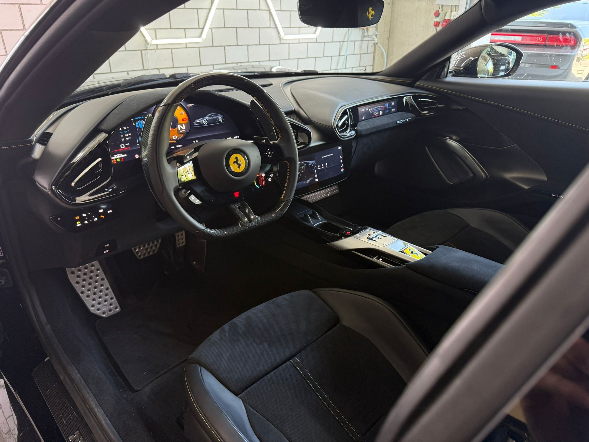 FERRARI 12 Cilindri - 8