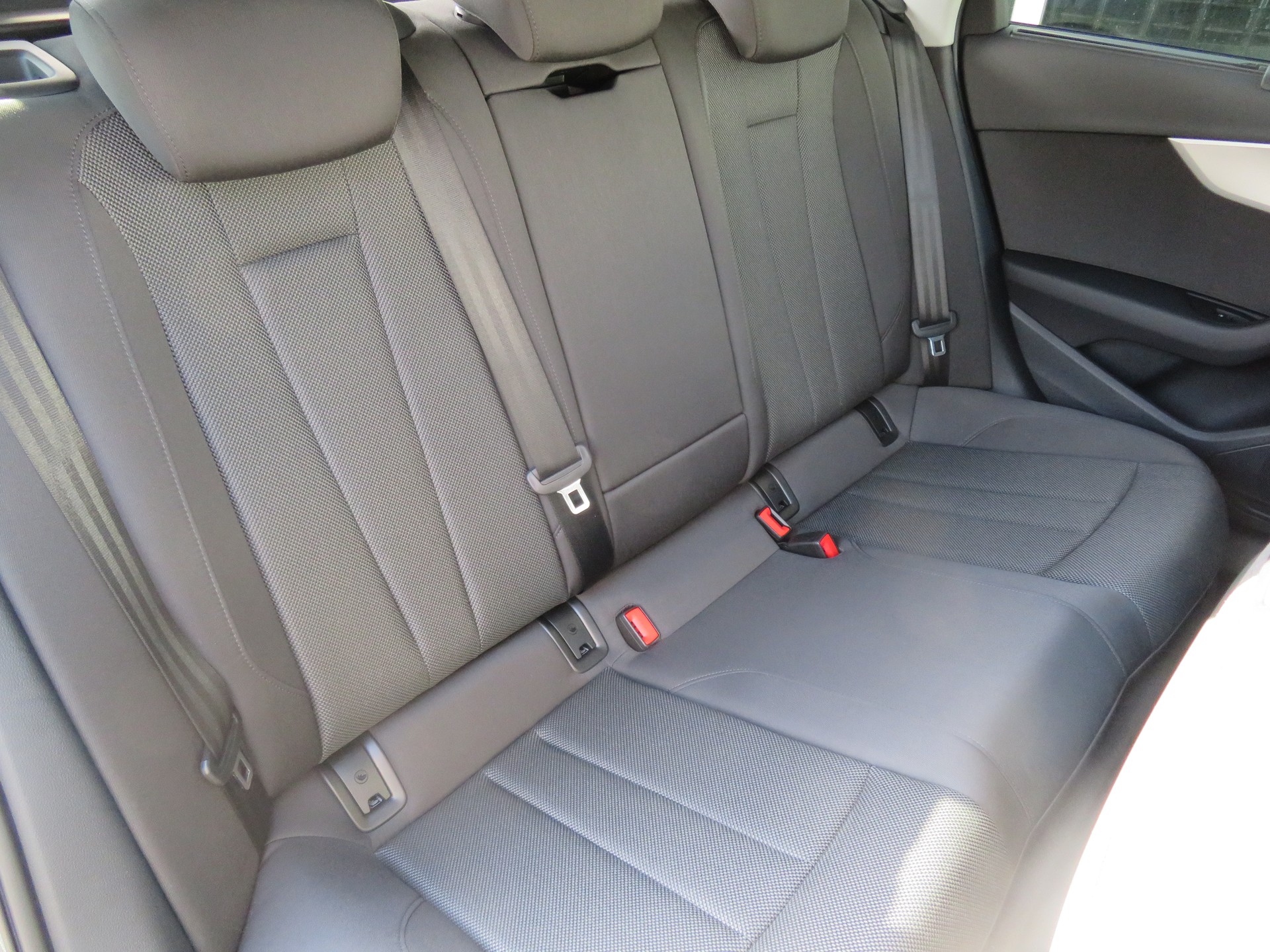 AUDI A4 Avant 40 TFSI EDITION PLUS "S-LINE Competition"" S-tronic quattro - 12