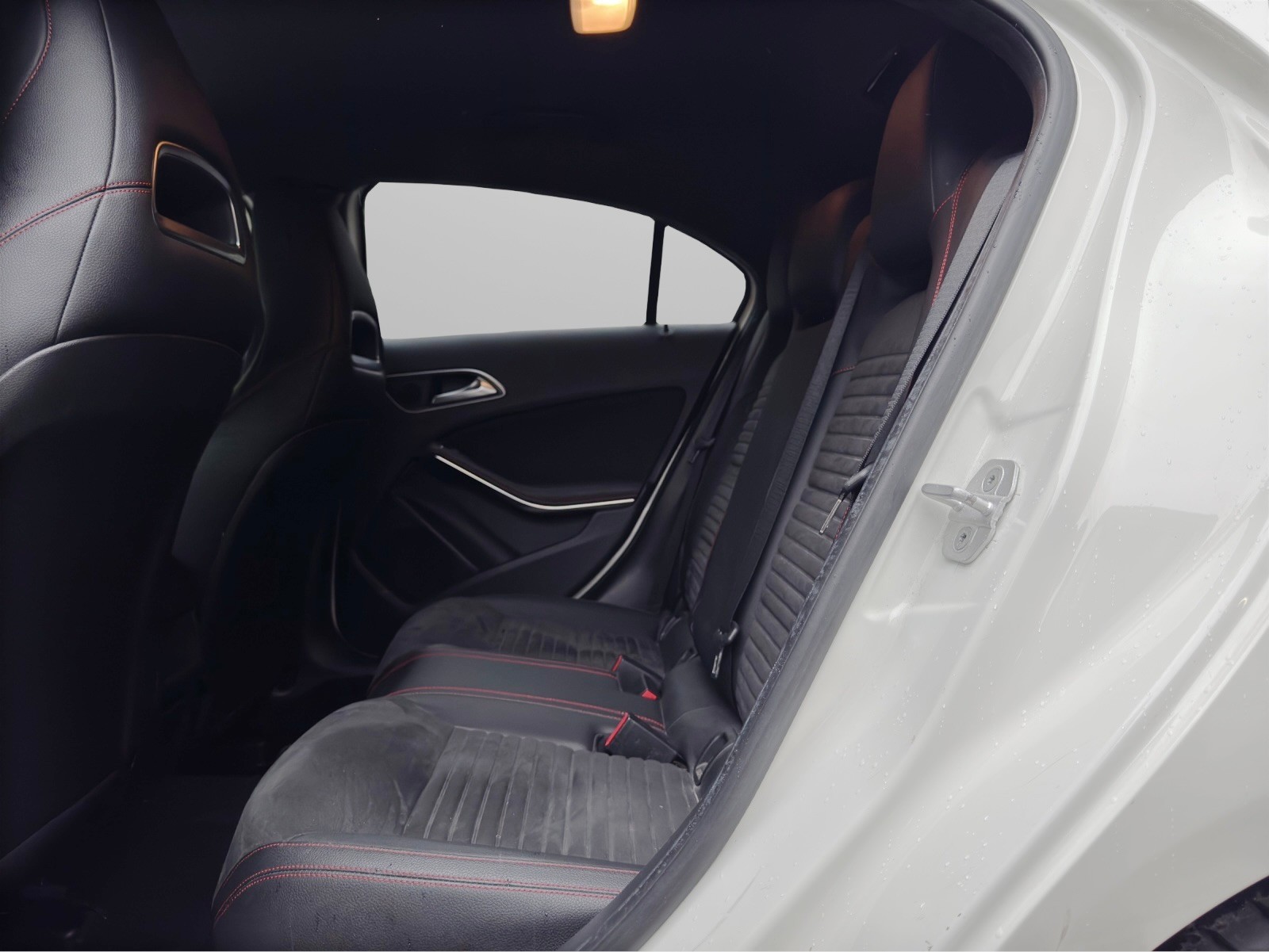 MERCEDES-BENZ A 250 AMG Line 7G-DCT - 11