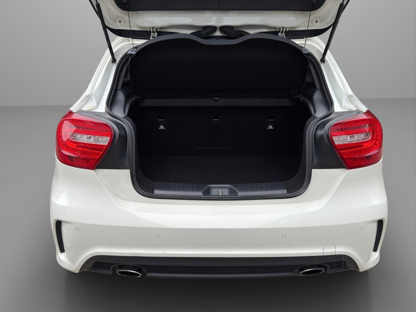 MERCEDES-BENZ A 250 AMG Line 7G-DCT - 12