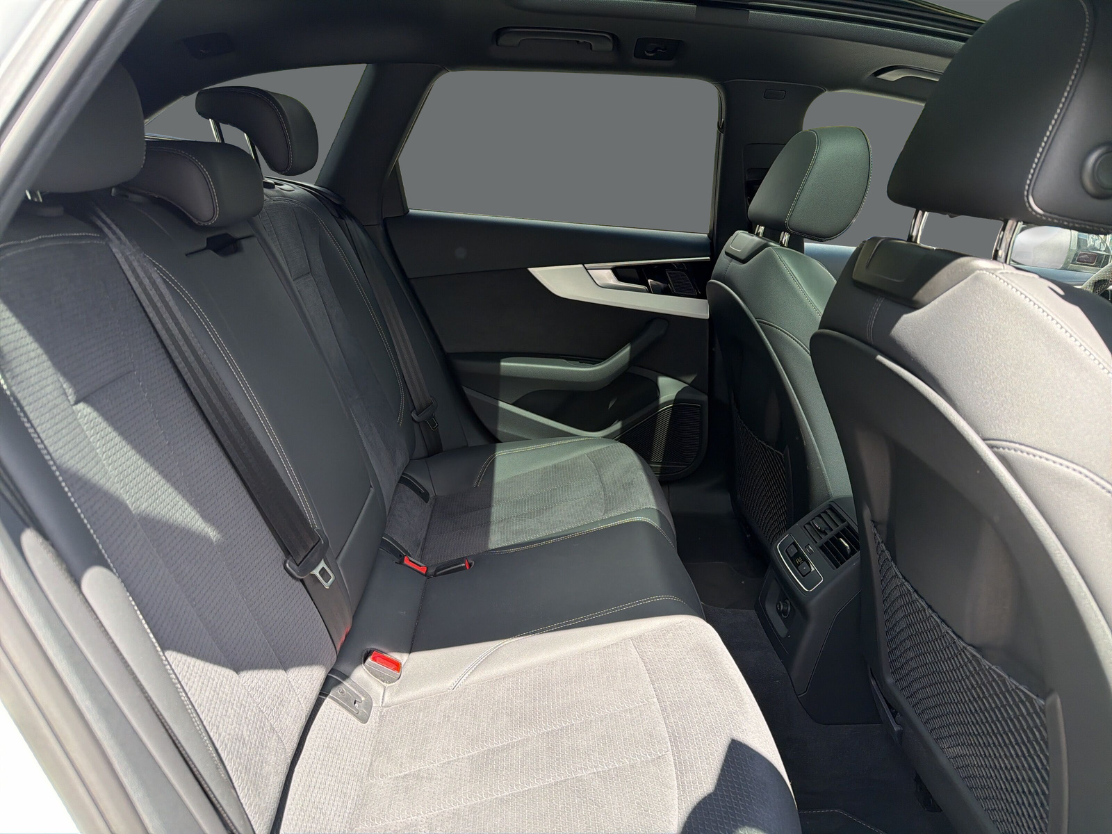 AUDI A4 AV 40TDI S-line Att qu - 19