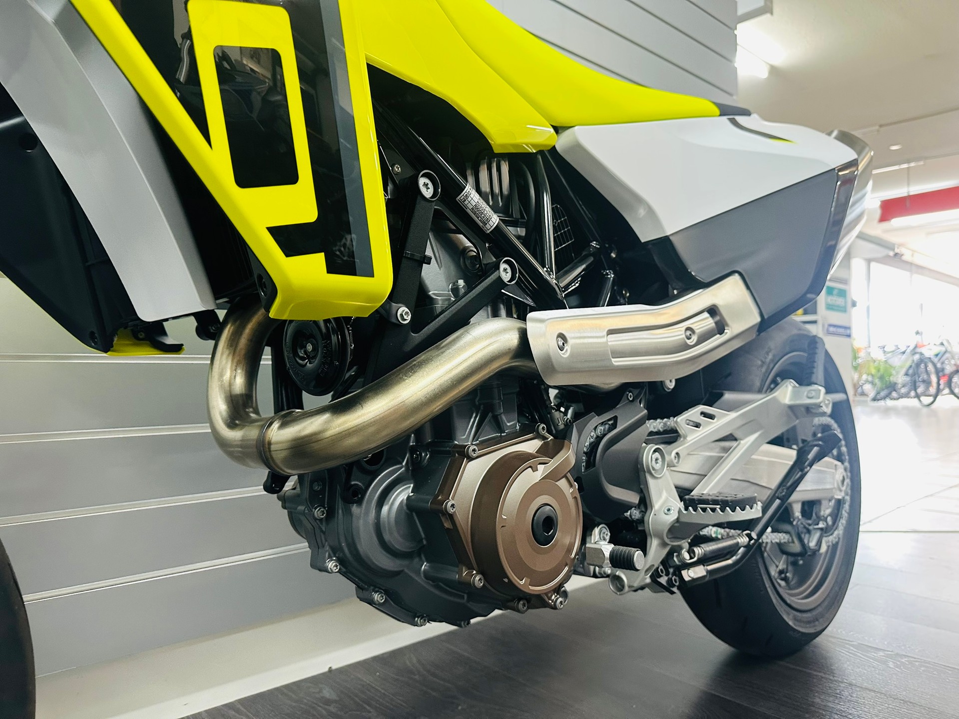 HUSQVARNA 701 Supermoto (35kW) - 8