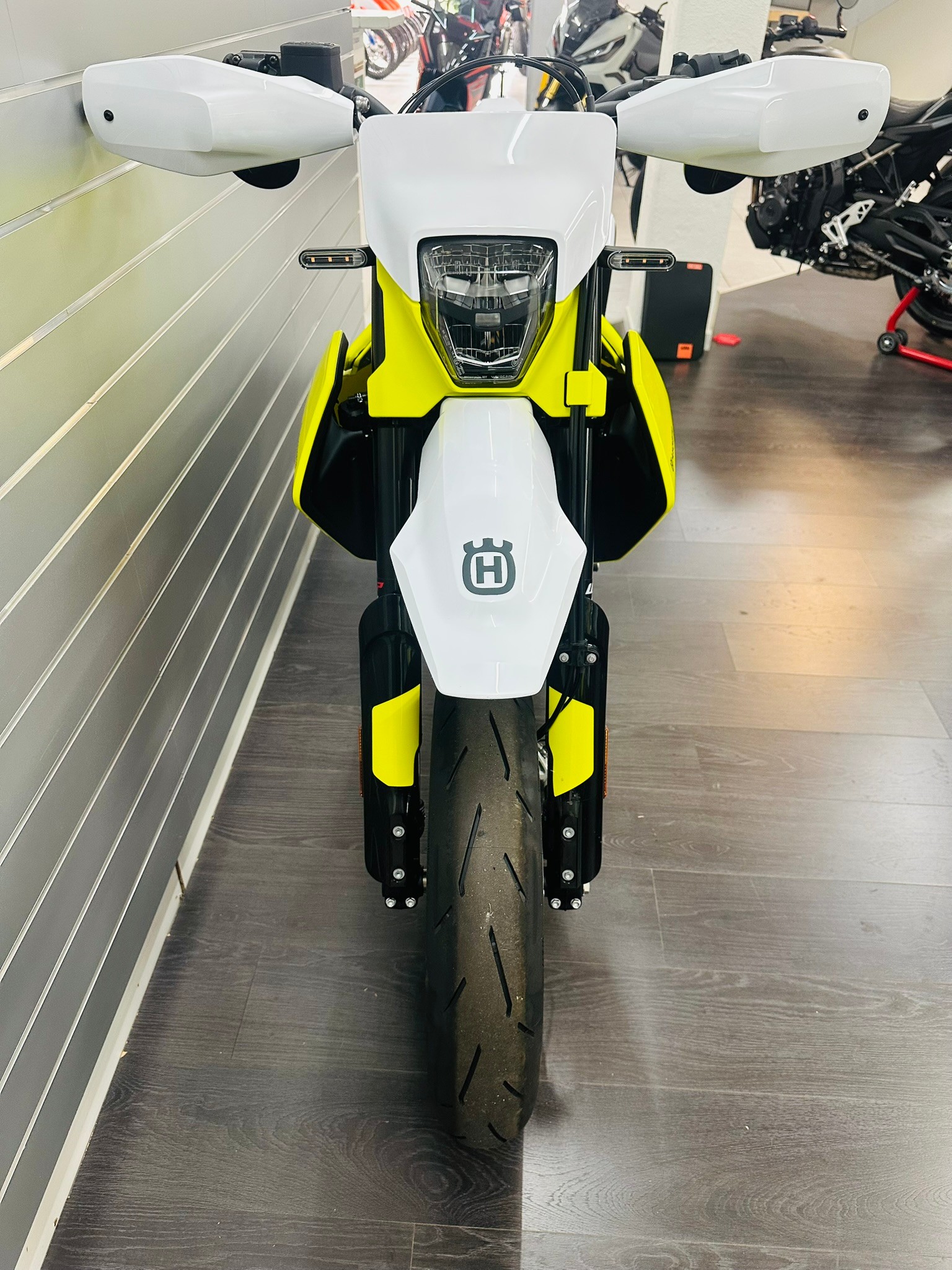 HUSQVARNA 701 Supermoto (35kW) - 6