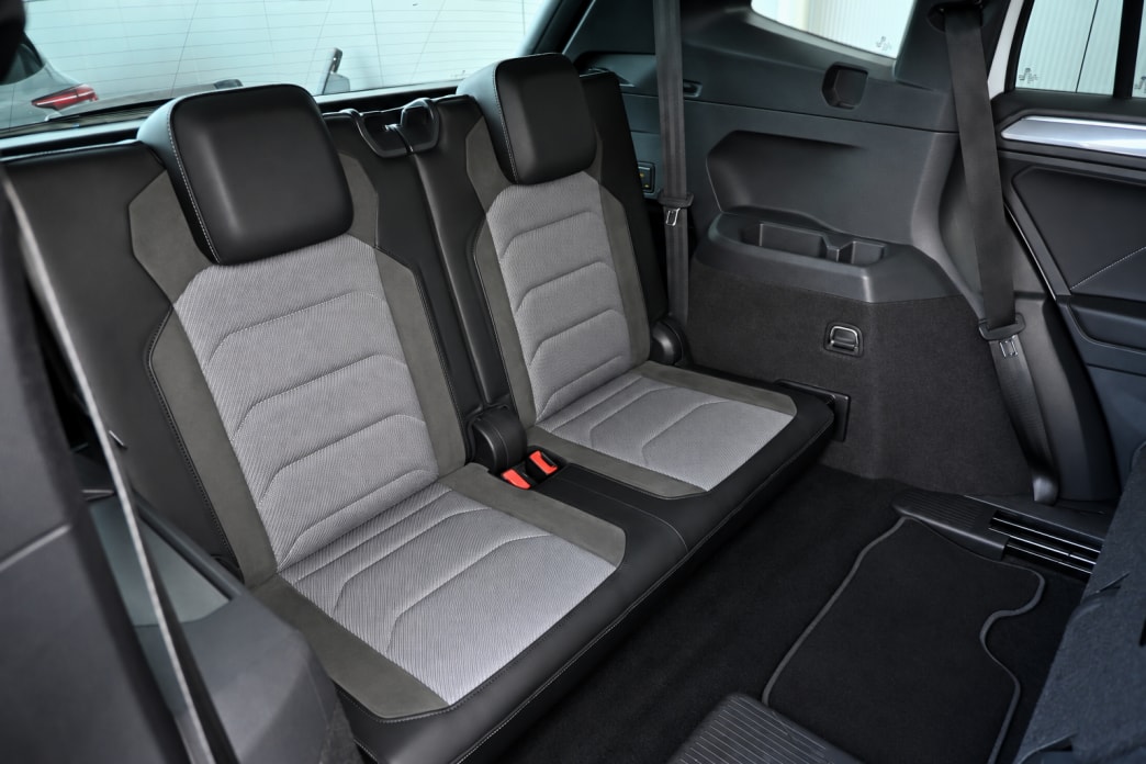 VW Tiguan Allspace 2.0 TDI R-Line Highline 4Motion DSG - 9