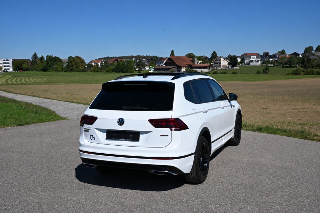 VW Tiguan Allspace 2.0 TDI R-Line Highline 4Motion DSG - 3