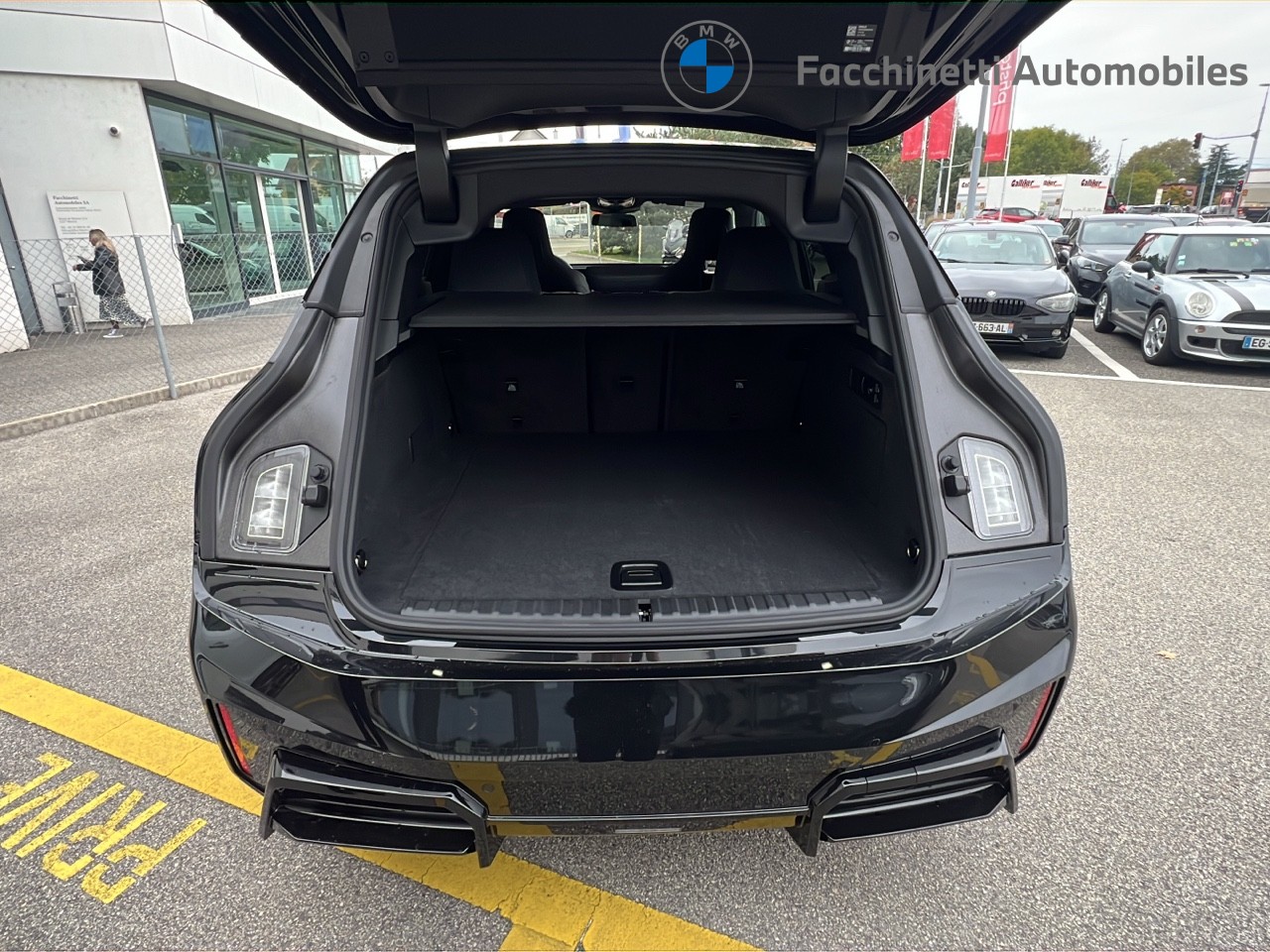 BMW iX xDrive45 M Sport Pro - 13