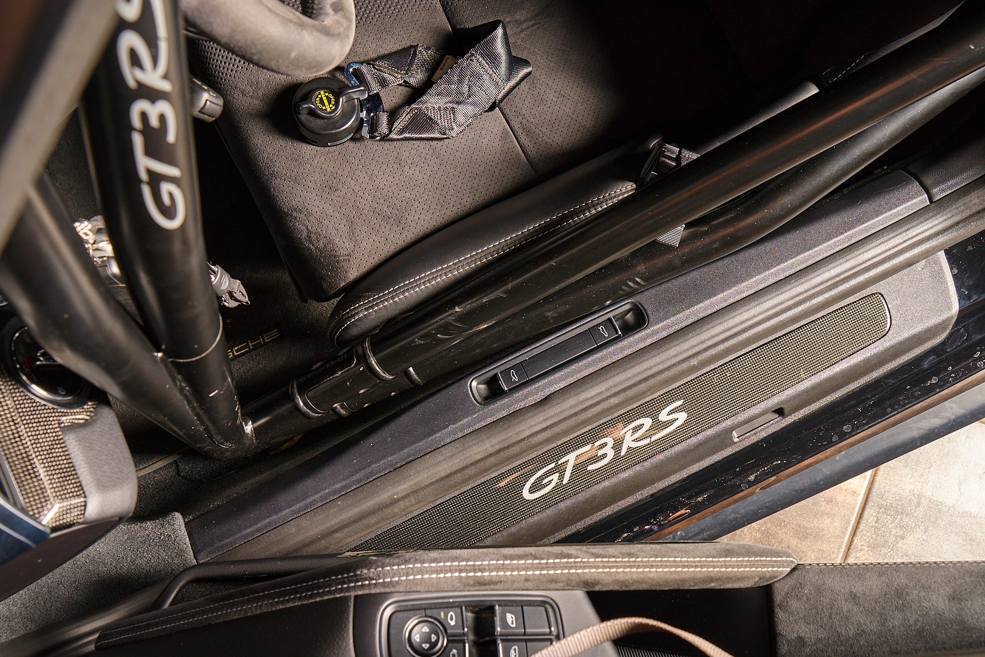 PORSCHE 911 GT3 RS PDK - 11